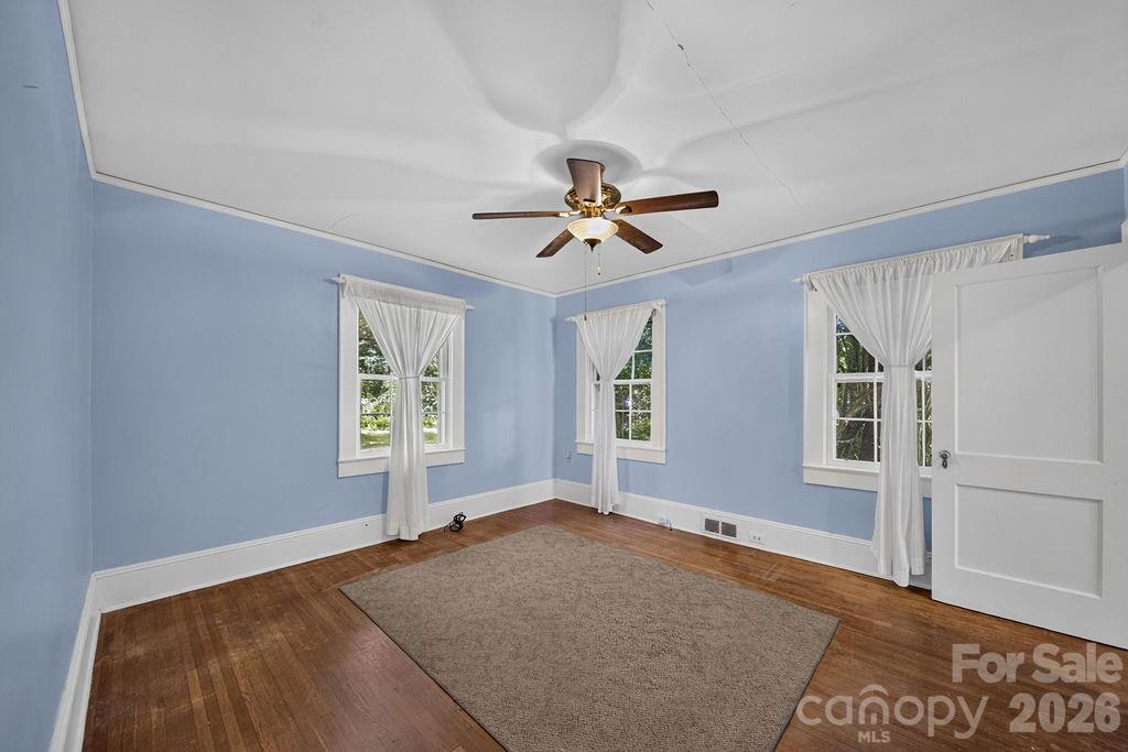 1822 W Sugar Creek Road — Charlotte