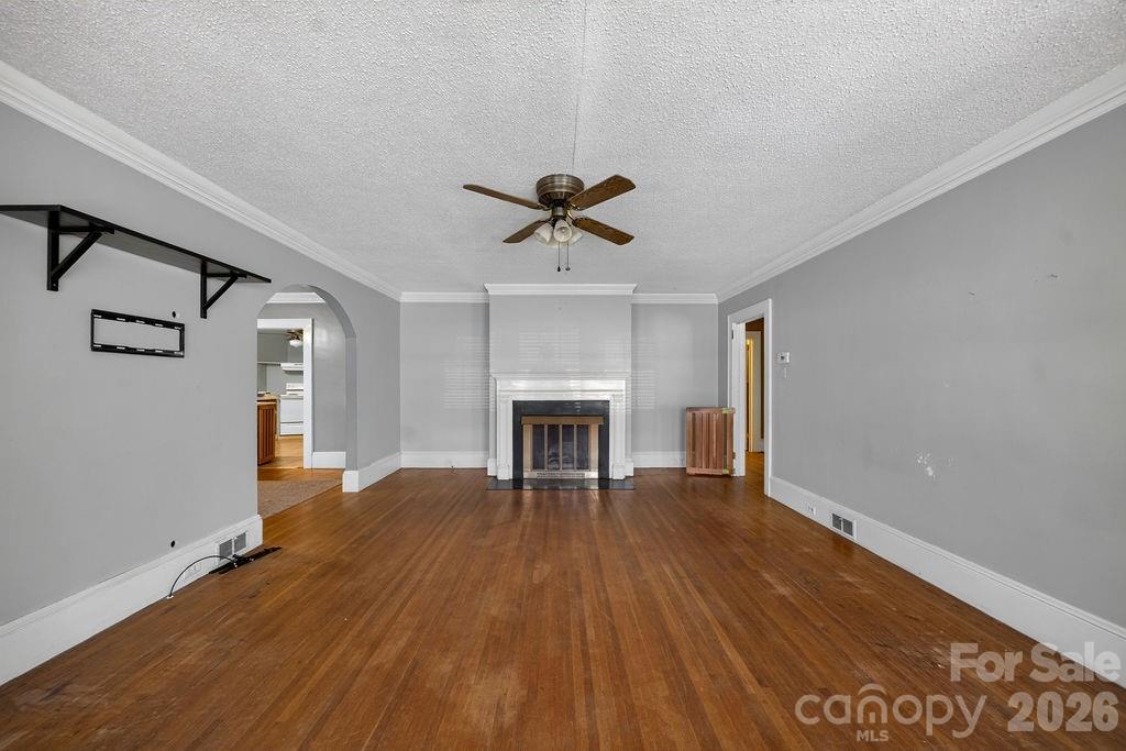 1822 W Sugar Creek Road — Charlotte