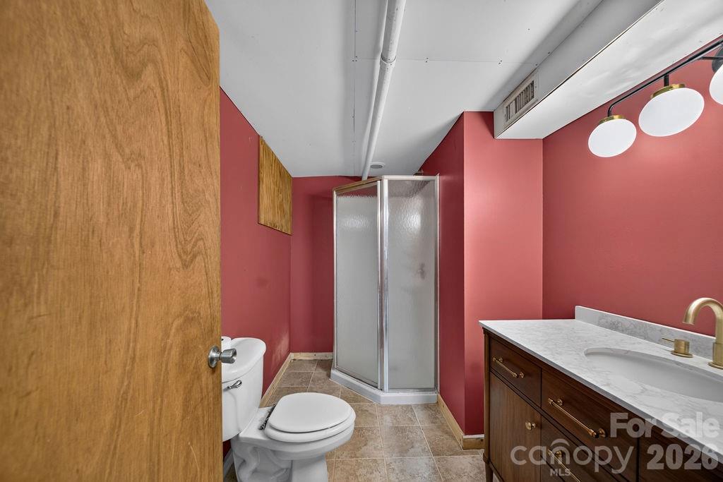1822 W Sugar Creek Road — Charlotte
