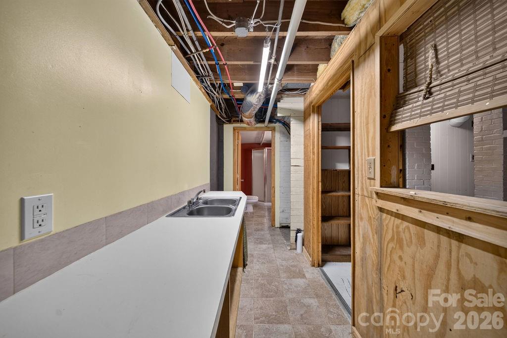 1822 W Sugar Creek Road — Charlotte