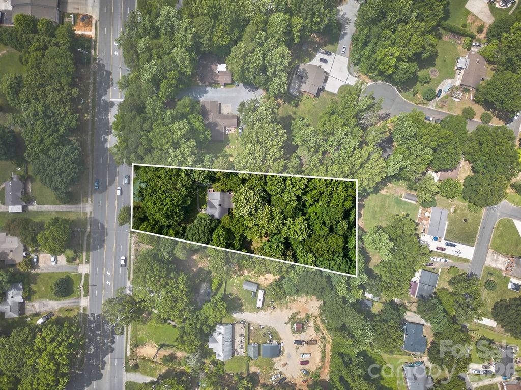1822 W Sugar Creek Road — Charlotte