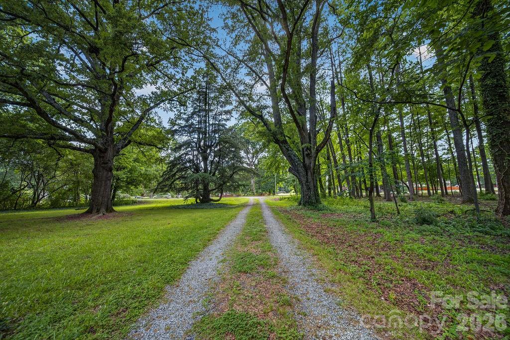 1822 W Sugar Creek Road — Charlotte