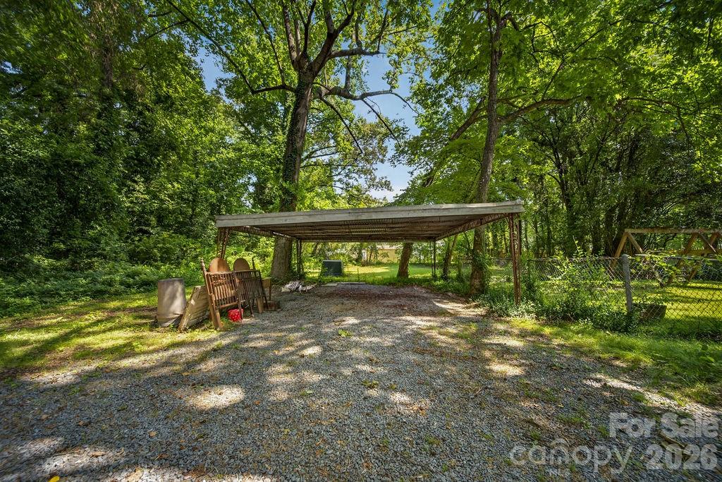 1822 W Sugar Creek Road — Charlotte