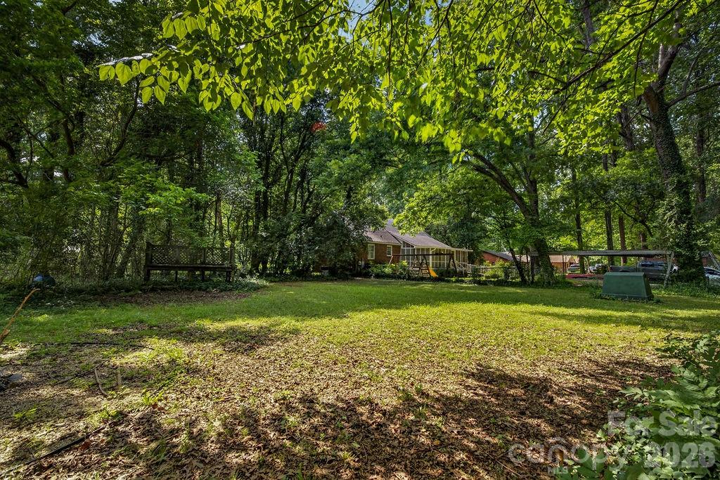 1822 W Sugar Creek Road — Charlotte