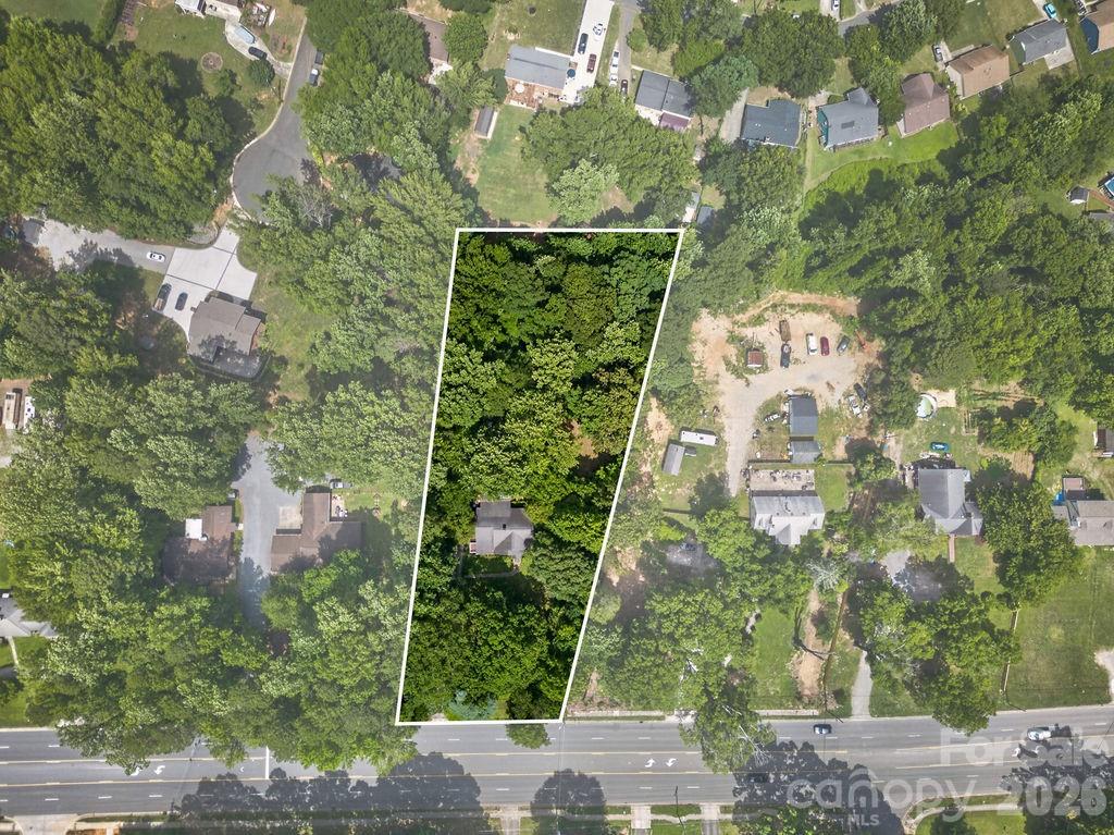 1822 W Sugar Creek Road — Charlotte