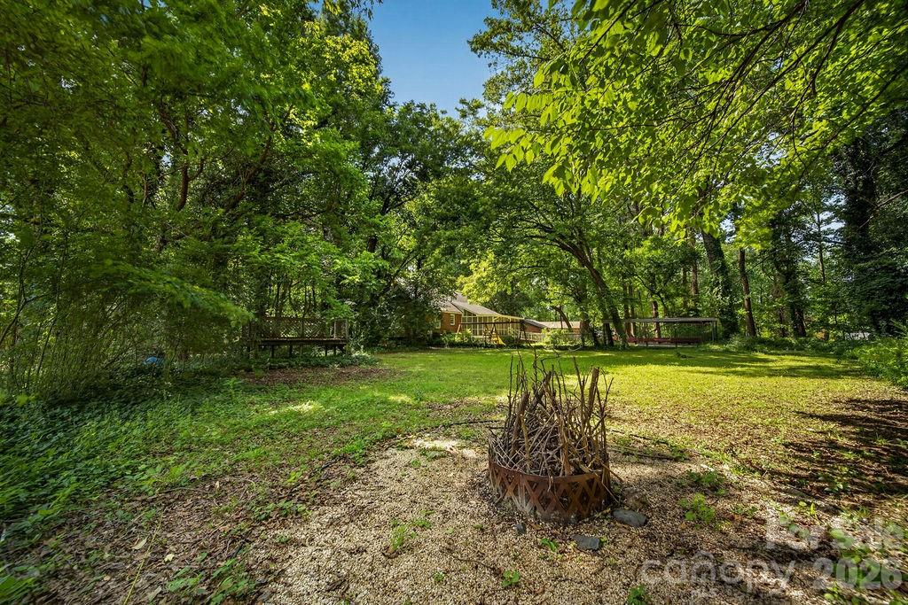 1822 W Sugar Creek Road — Charlotte