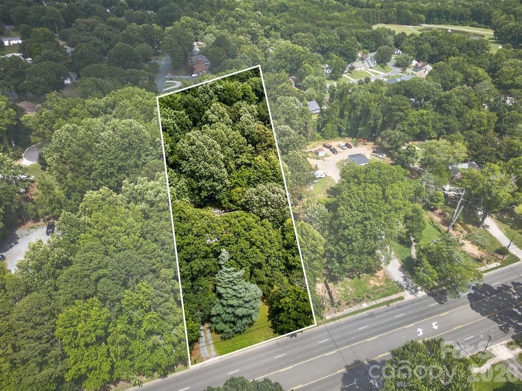 1822 W Sugar Creek Road — Charlotte
