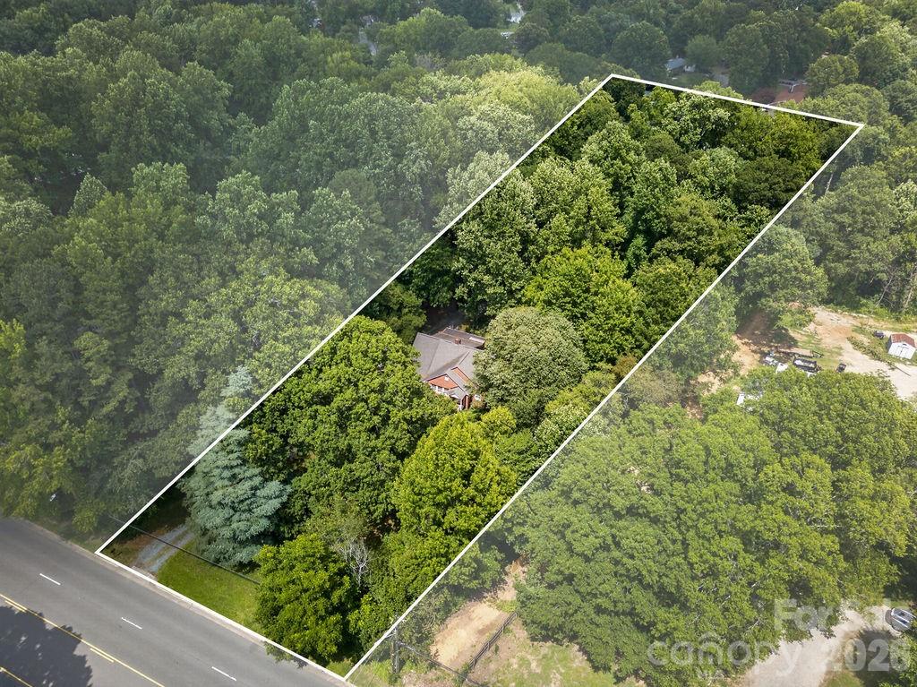 1822 W Sugar Creek Road — Charlotte