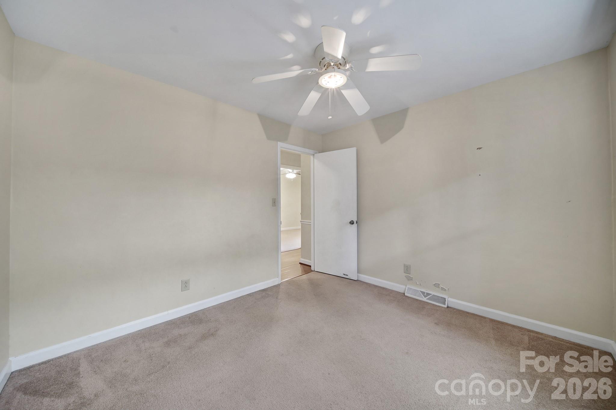 704 Isle Of Pines Road — Mooresville