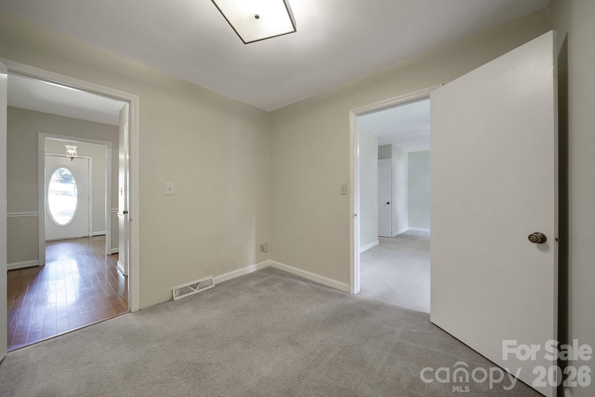 704 Isle Of Pines Road — Mooresville