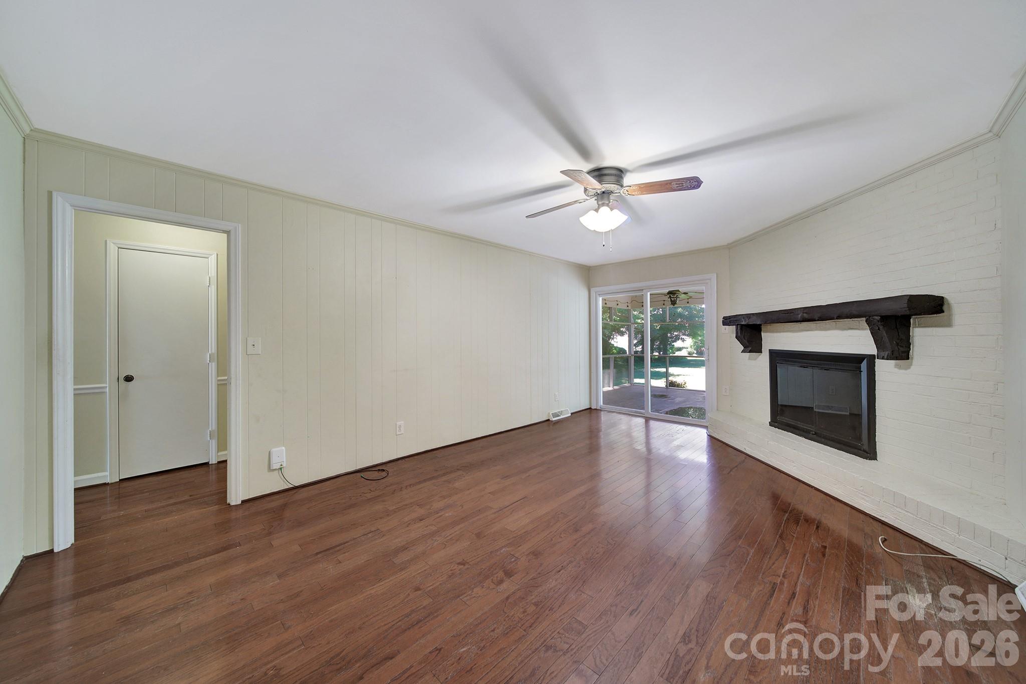 704 Isle Of Pines Road — Mooresville