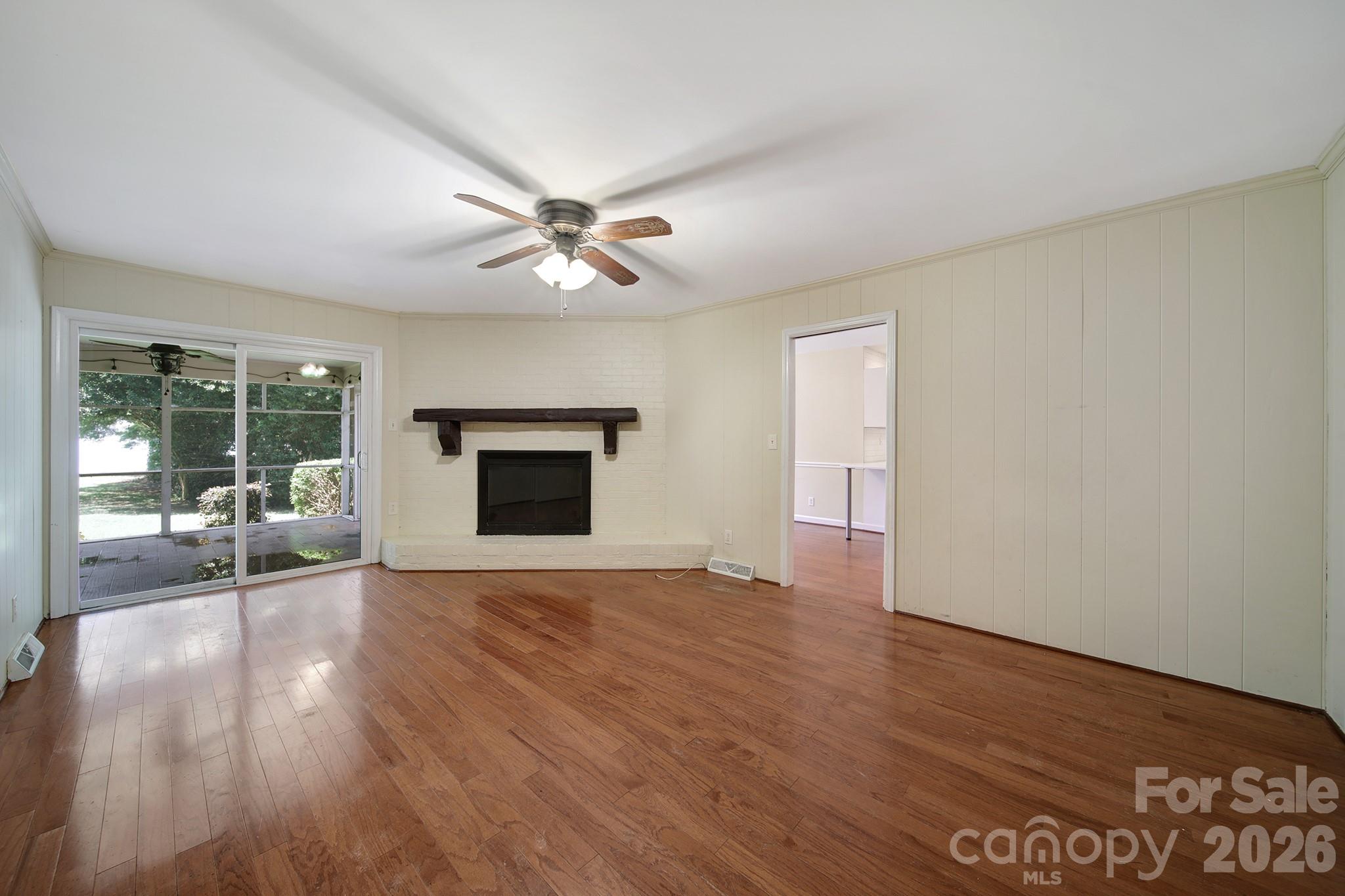704 Isle Of Pines Road — Mooresville