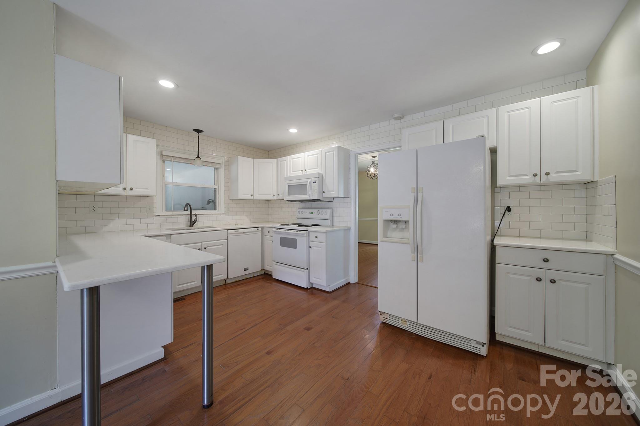 704 Isle Of Pines Road — Mooresville