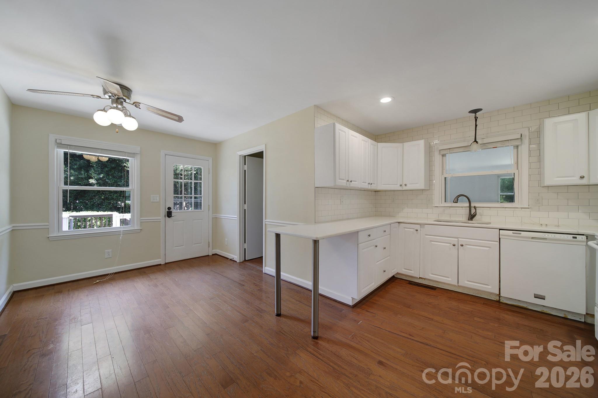 704 Isle Of Pines Road — Mooresville