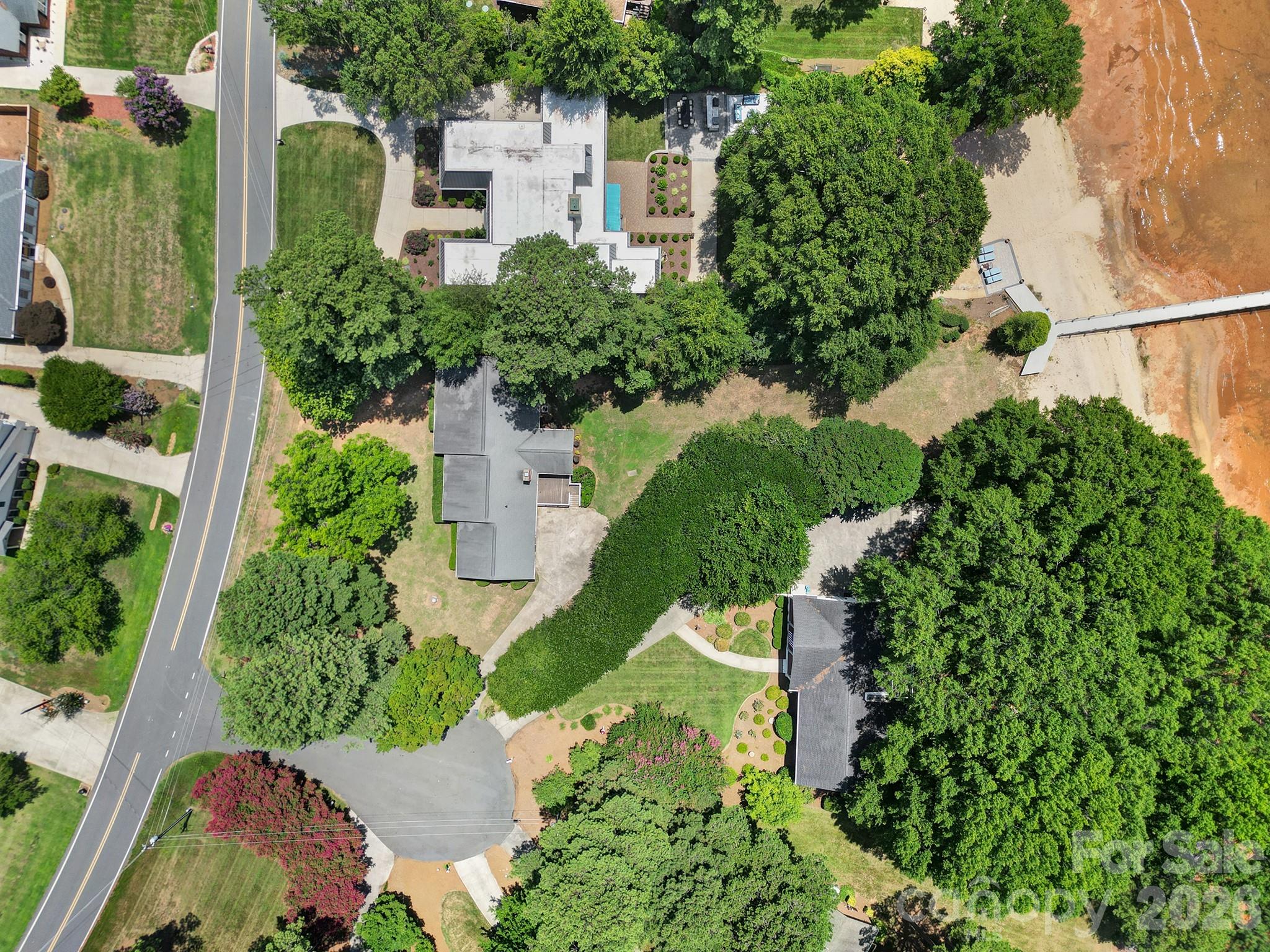704 Isle Of Pines Road — Mooresville