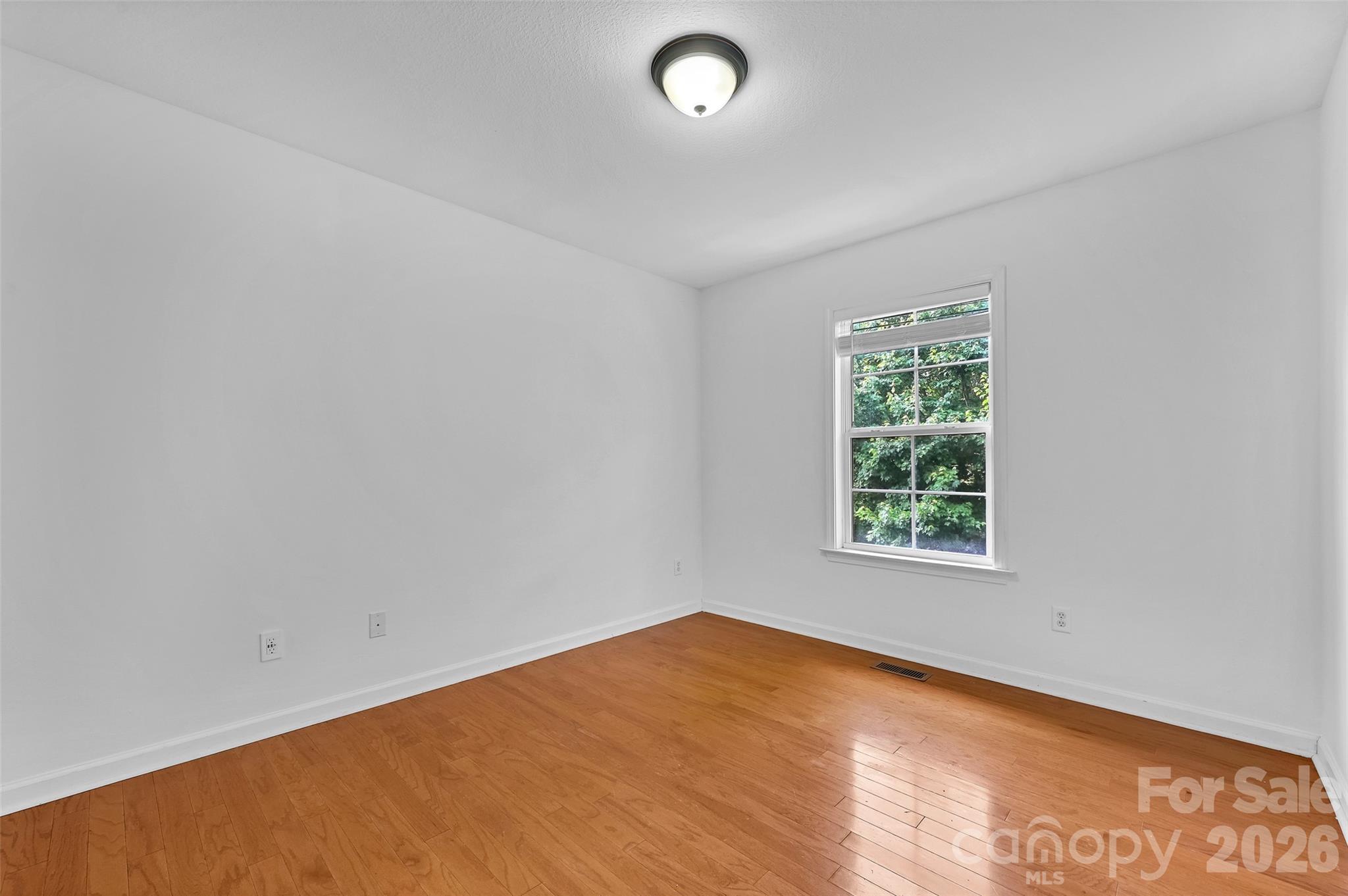 11 Ridgeland Lane — Asheville