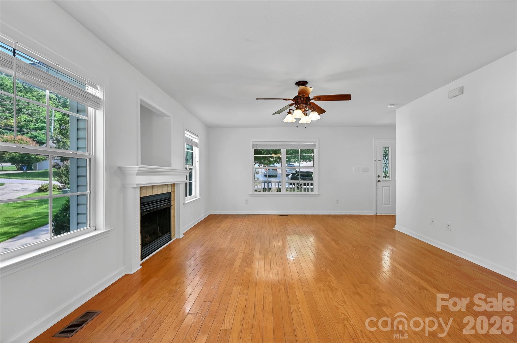 11 Ridgeland Lane — Asheville