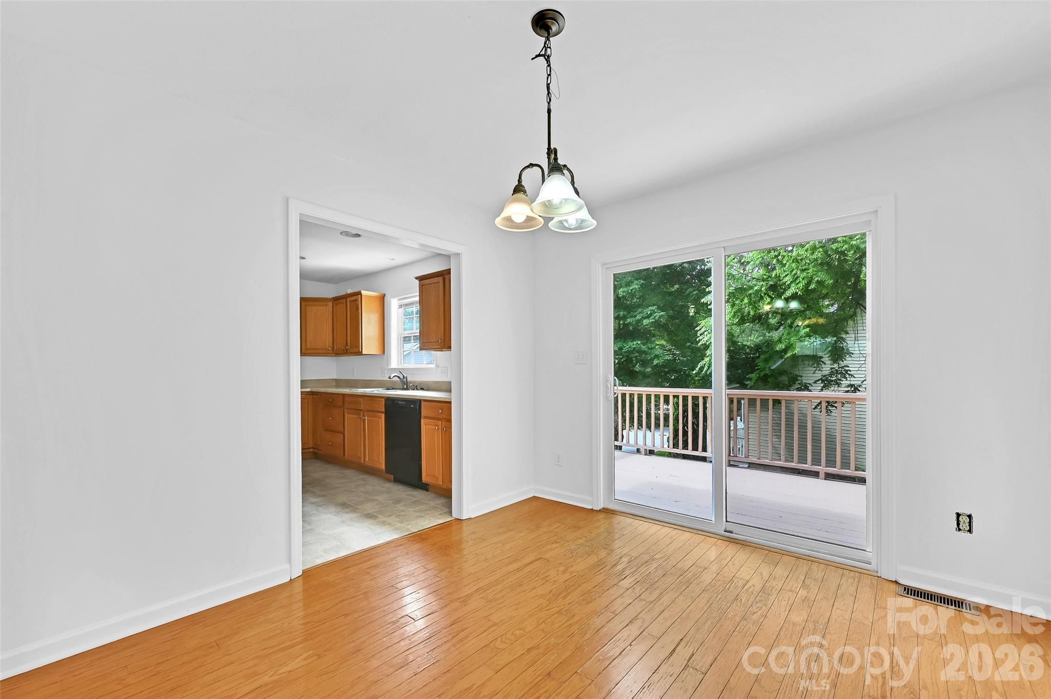 11 Ridgeland Lane — Asheville