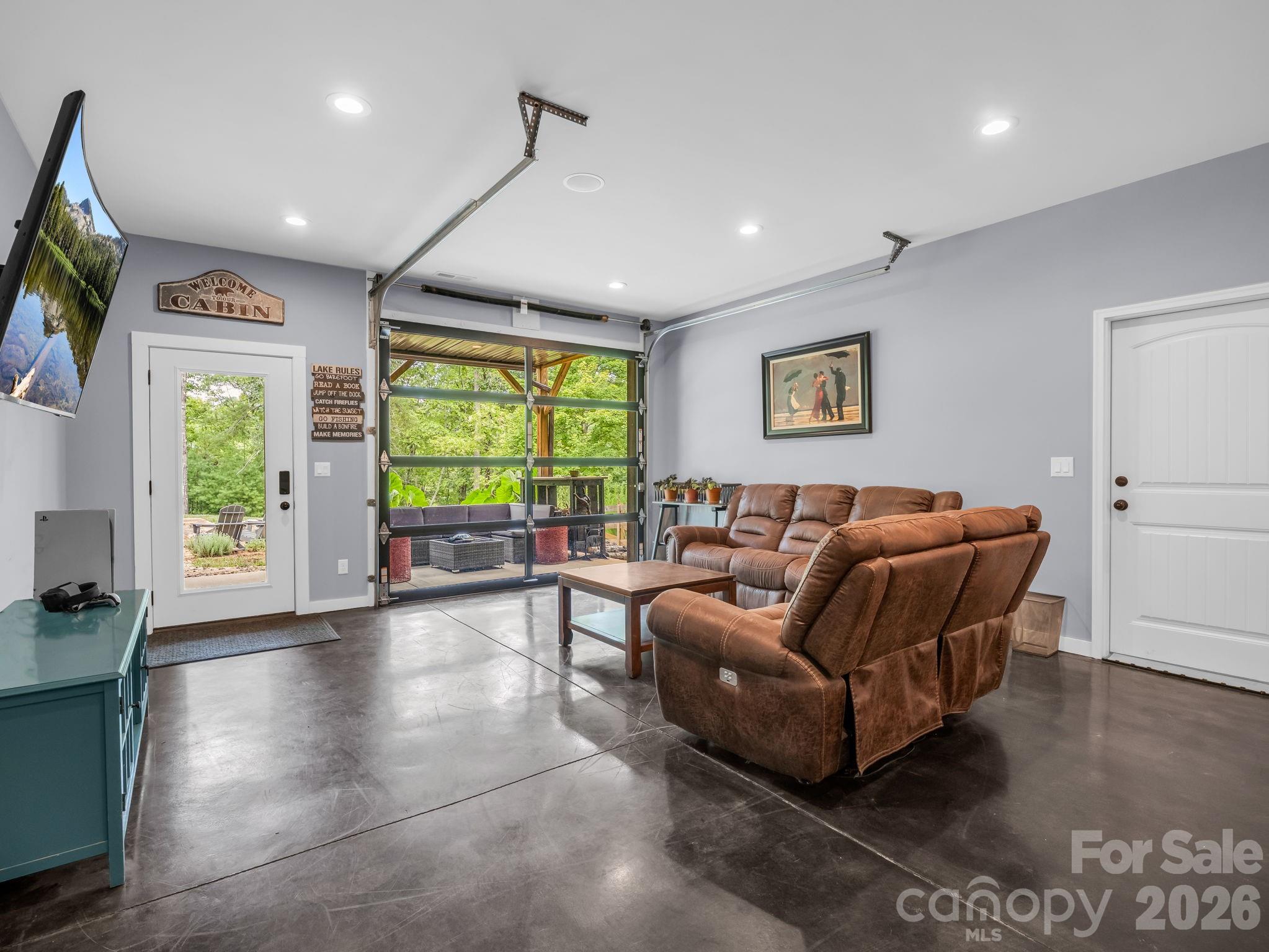 617 South Cove Road — Mill Spring