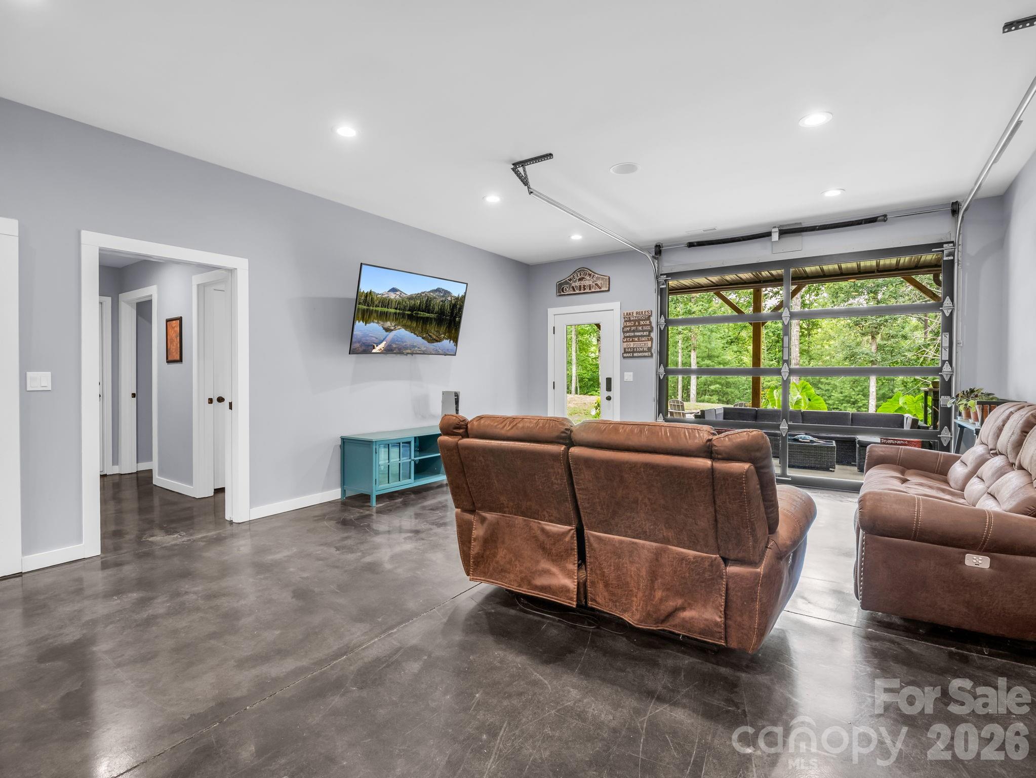 617 South Cove Road — Mill Spring