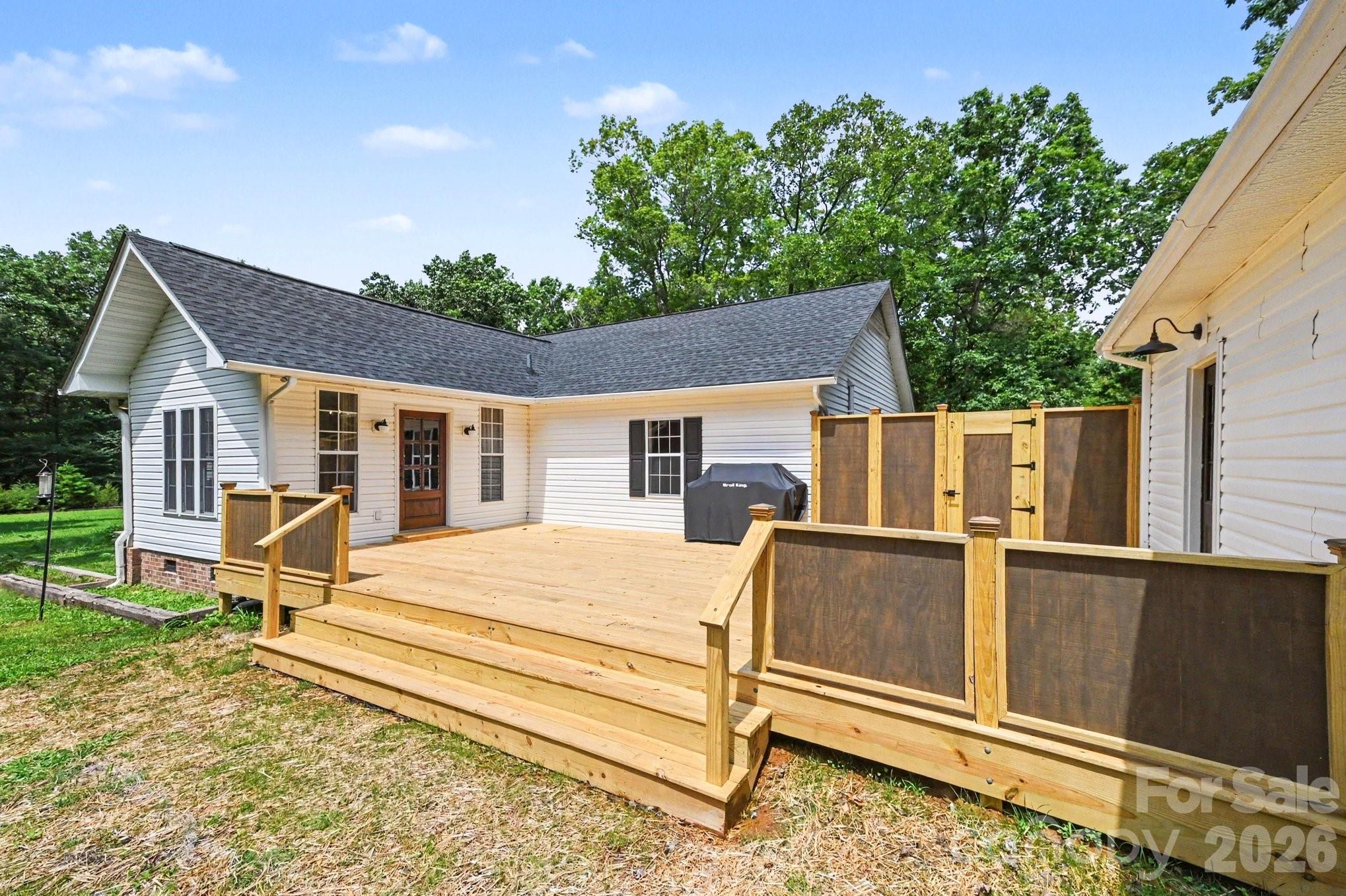 8900 Lazy Ridge Lane — Concord