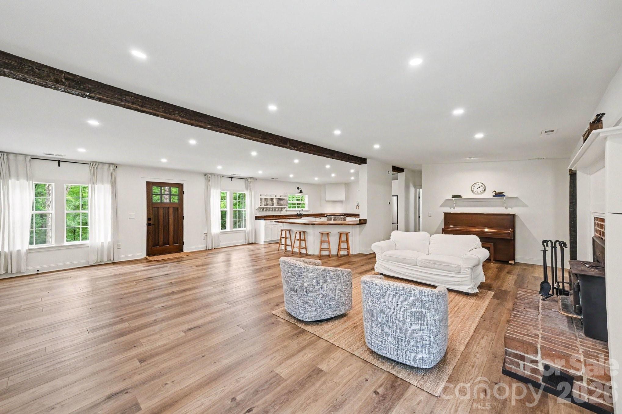 8900 Lazy Ridge Lane — Concord