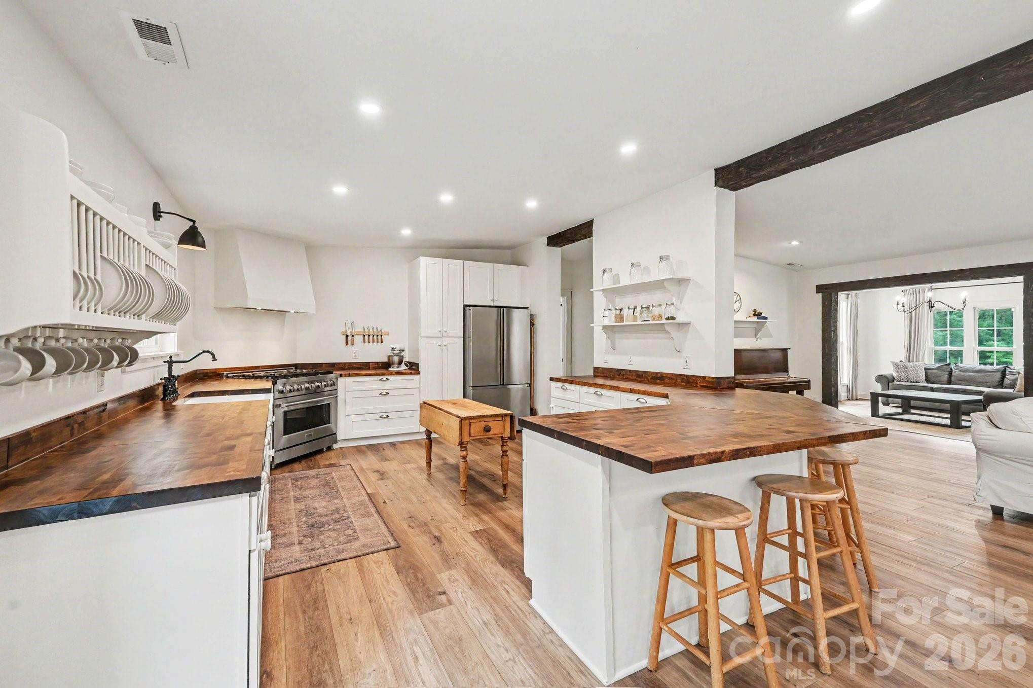 8900 Lazy Ridge Lane — Concord