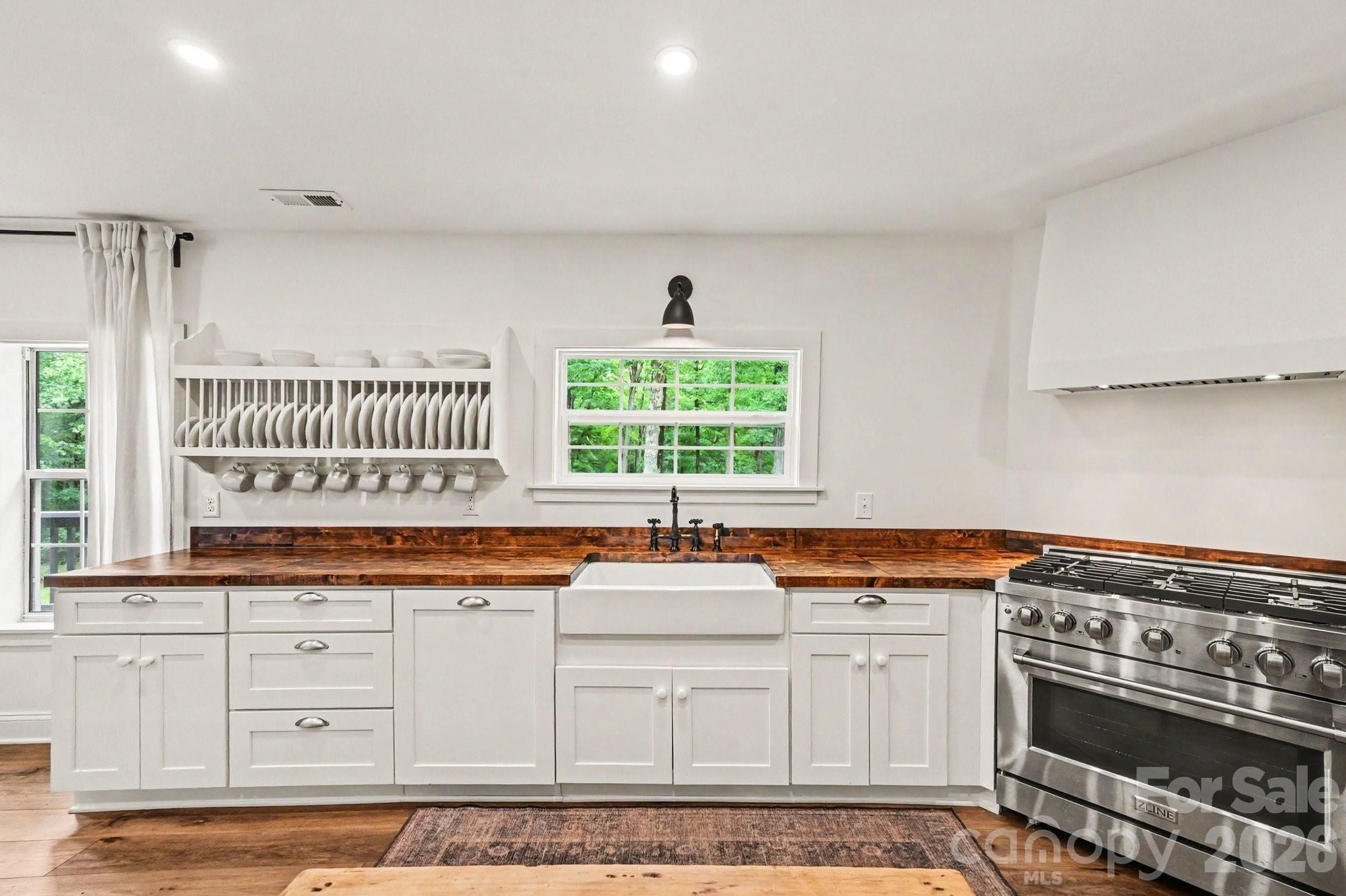 8900 Lazy Ridge Lane — Concord