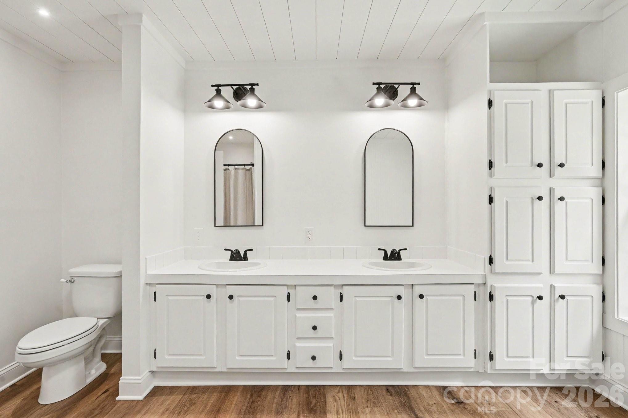 8900 Lazy Ridge Lane — Concord
