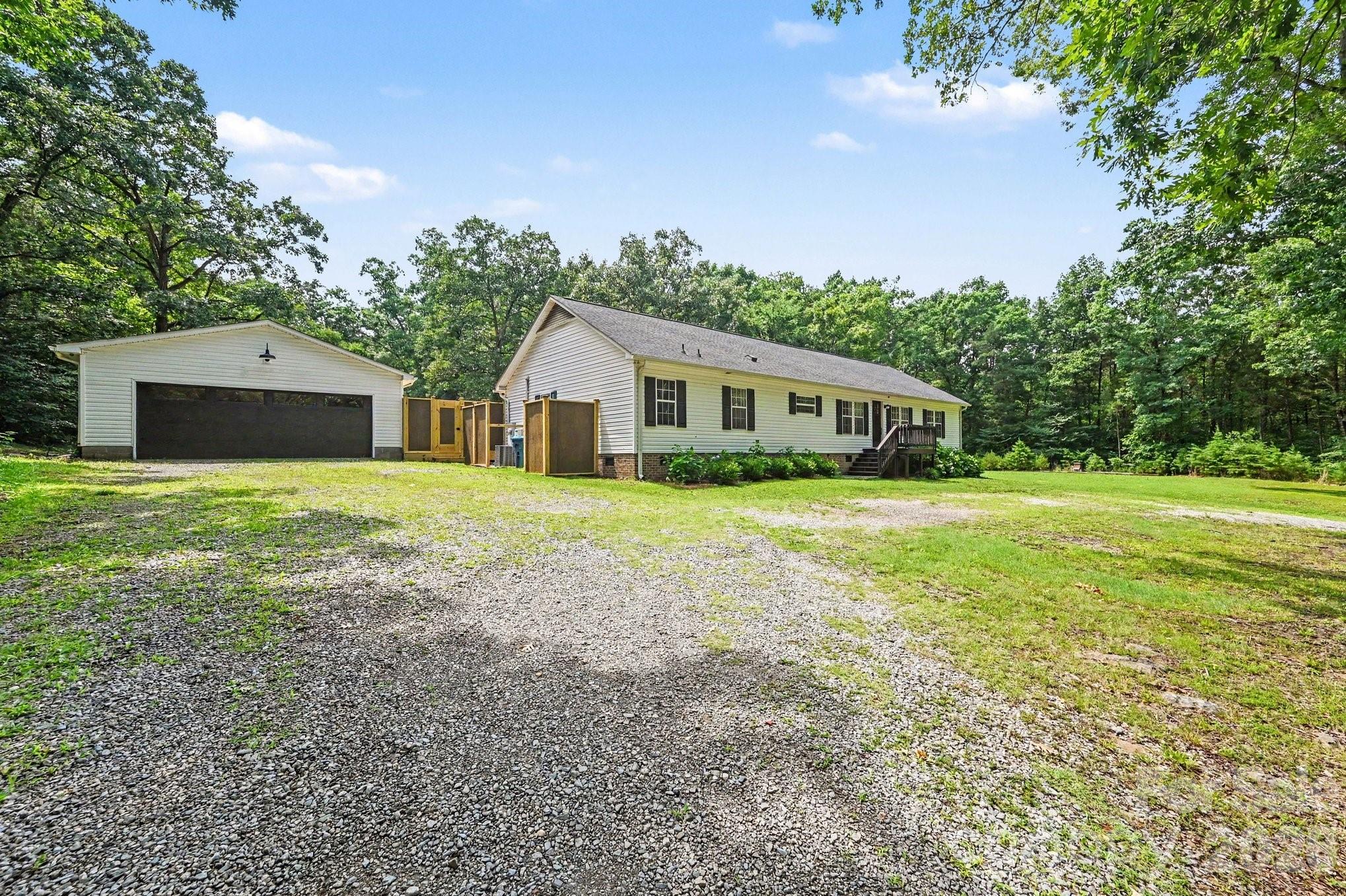 8900 Lazy Ridge Lane — Concord