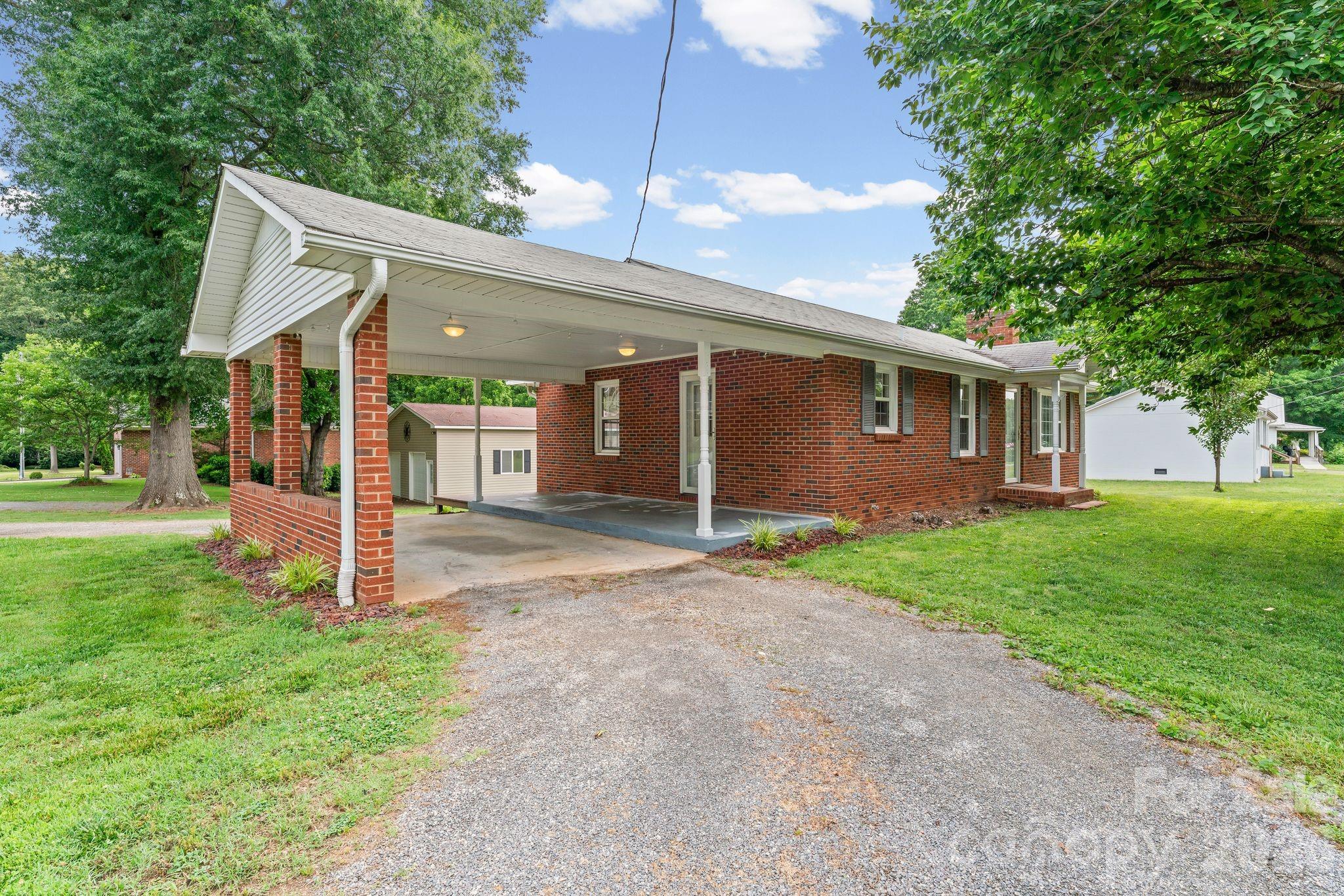 301 Milling Road — Mocksville
