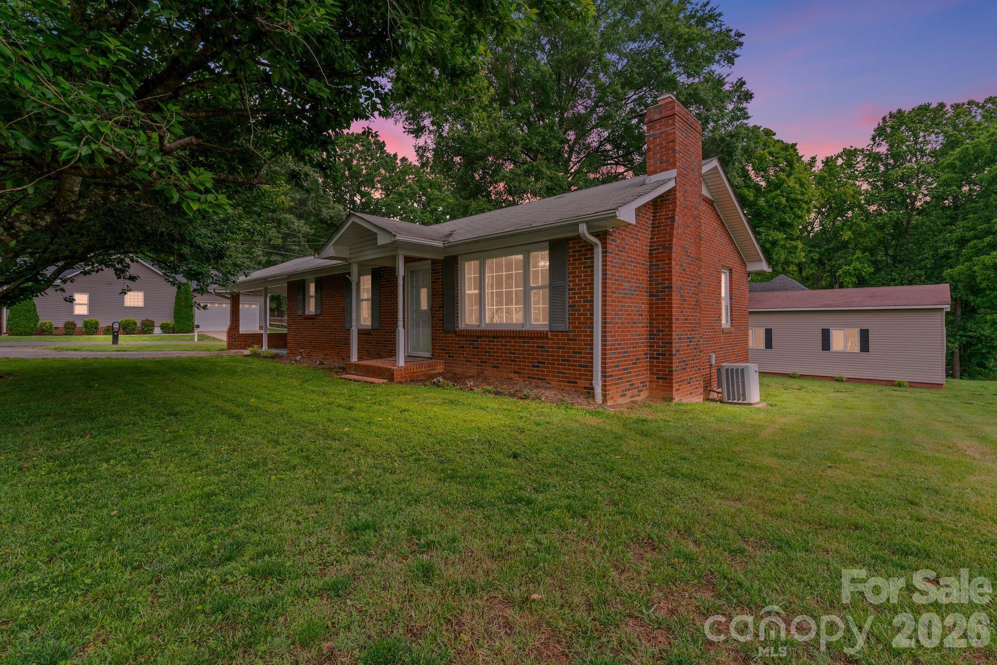 301 Milling Road — Mocksville