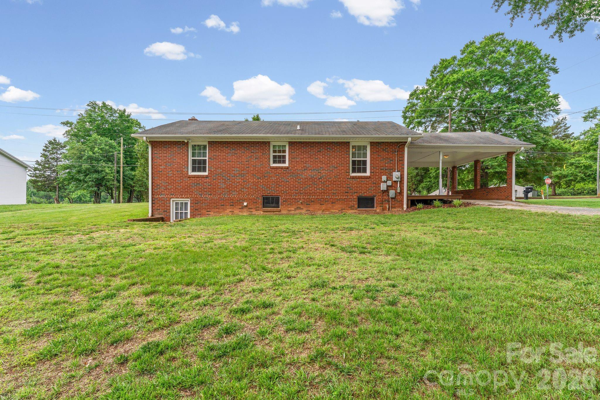 301 Milling Road — Mocksville