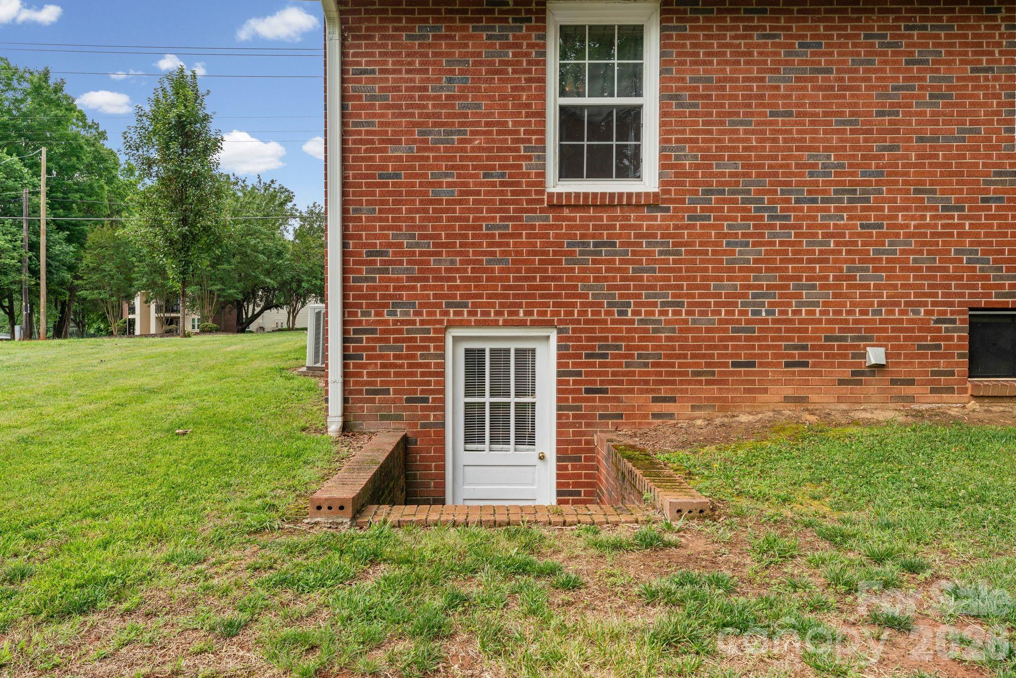301 Milling Road — Mocksville