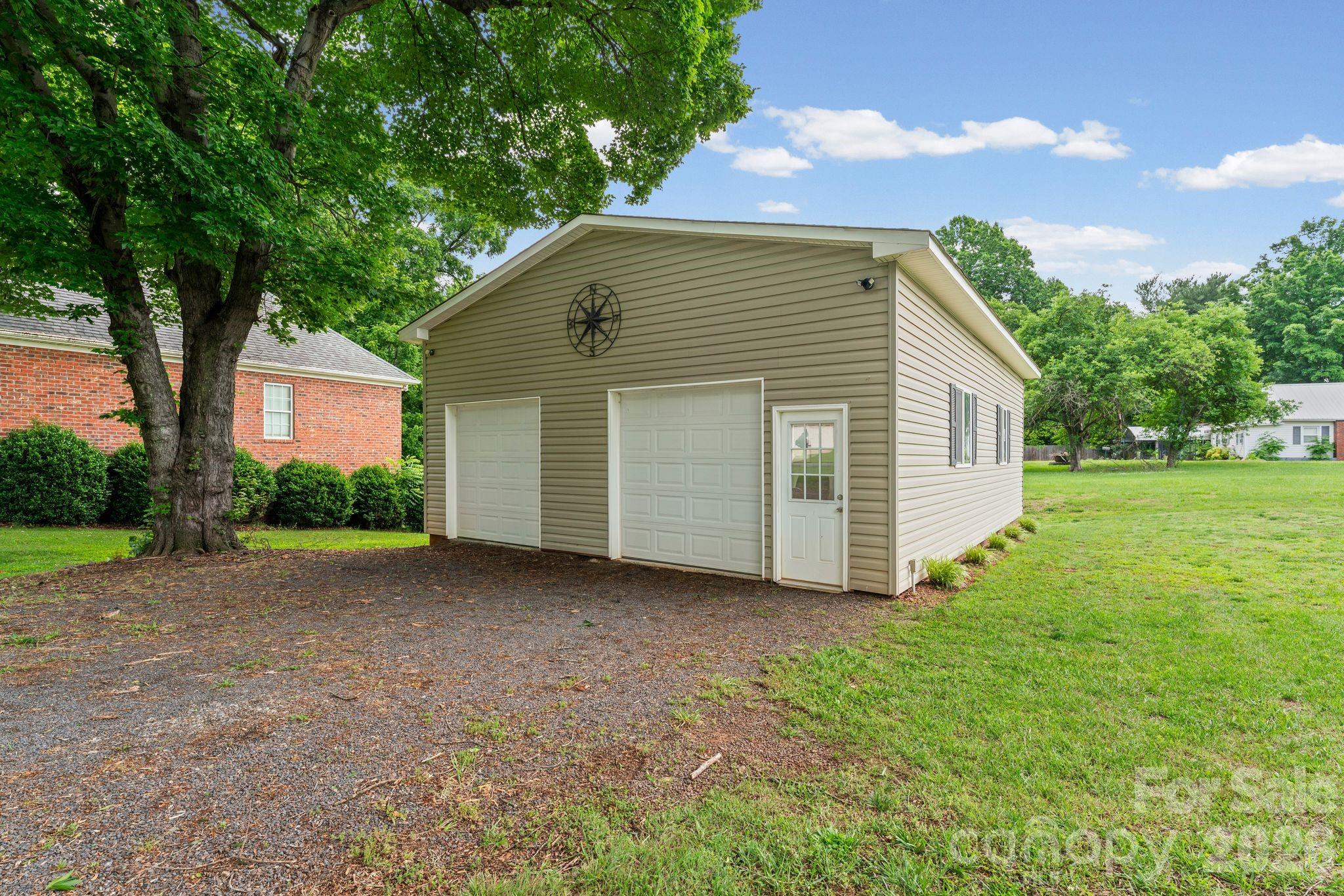 301 Milling Road — Mocksville