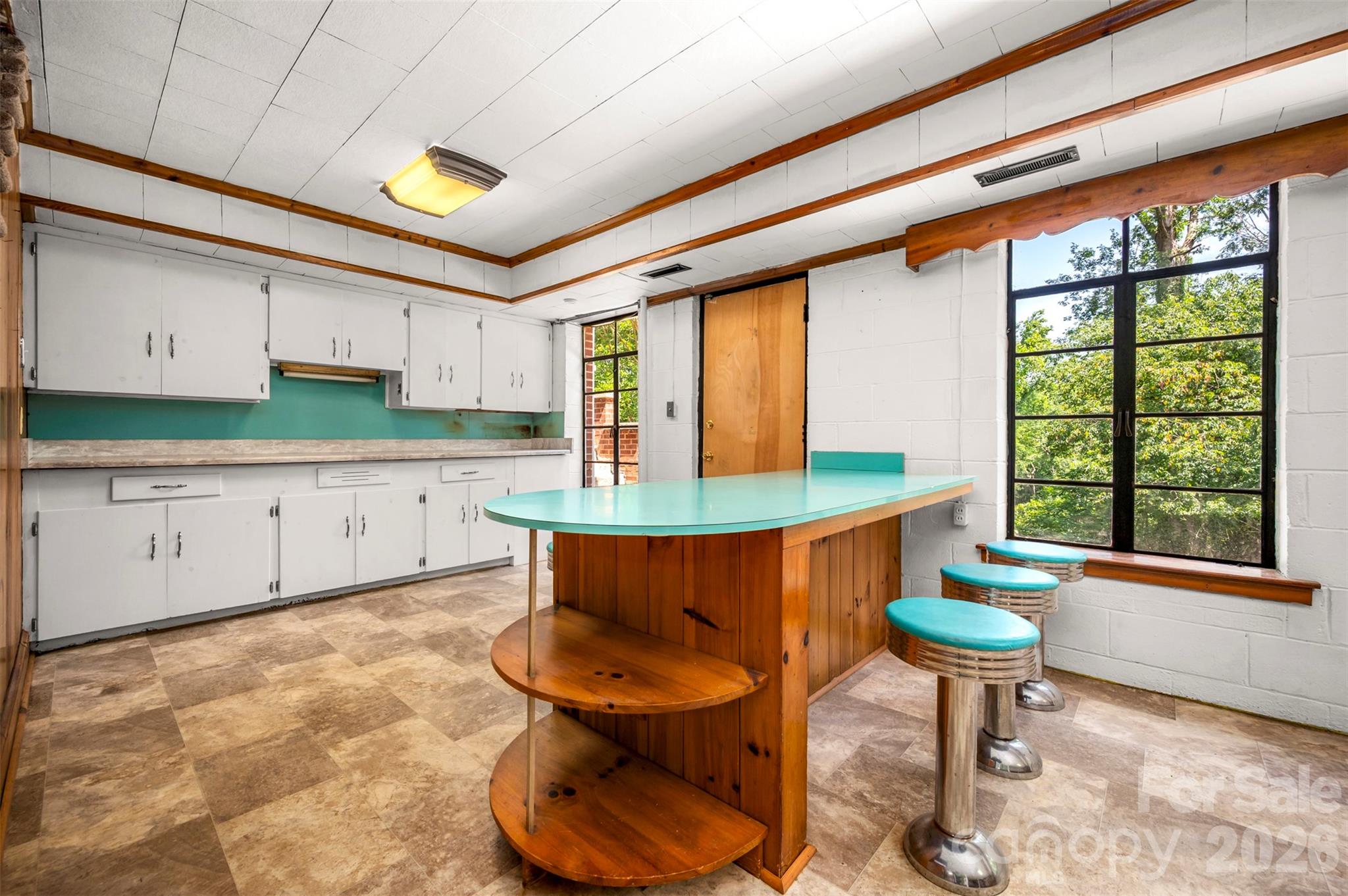 303 Elizabeth Avenue — Forest City