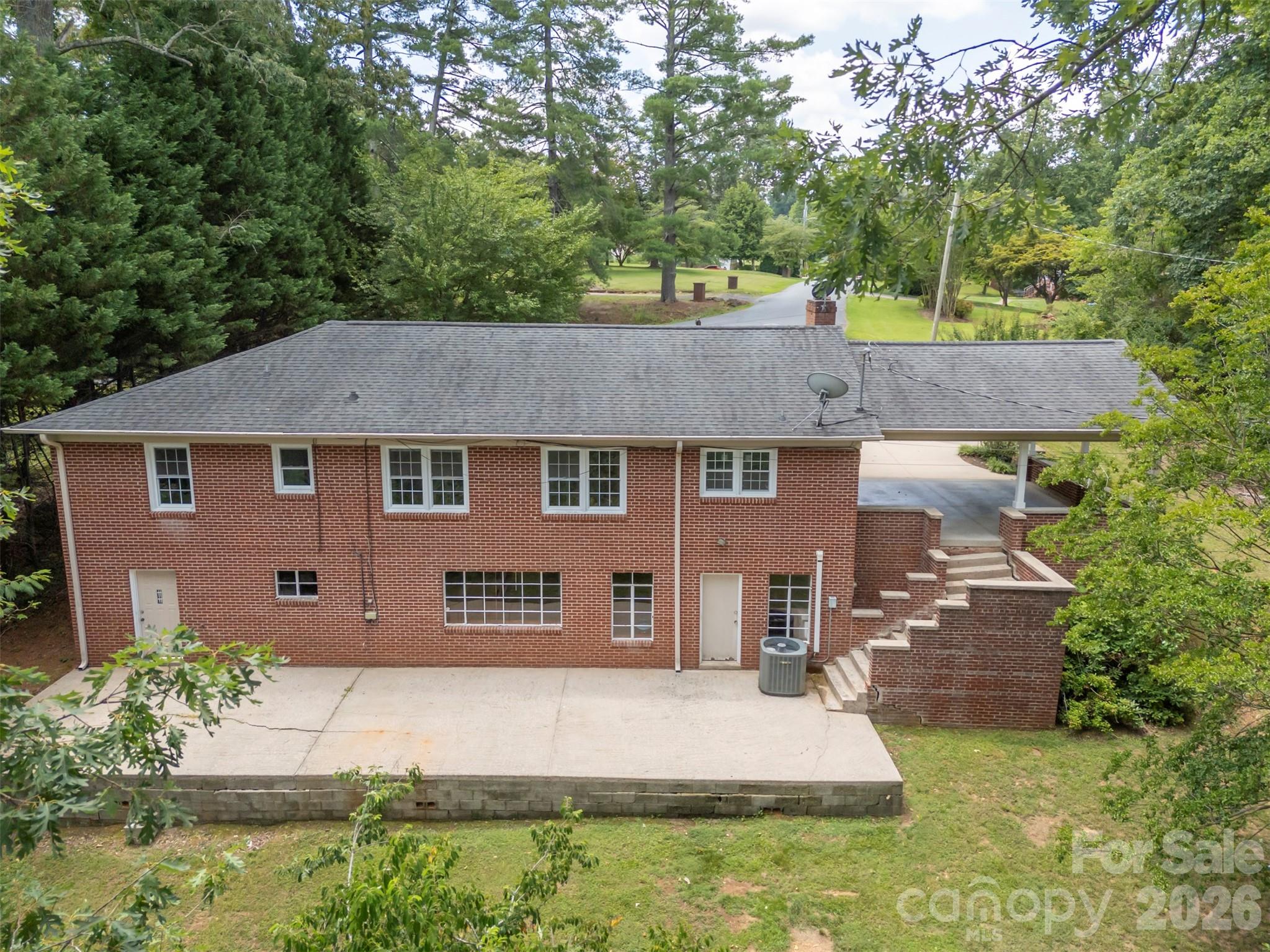 303 Elizabeth Avenue — Forest City