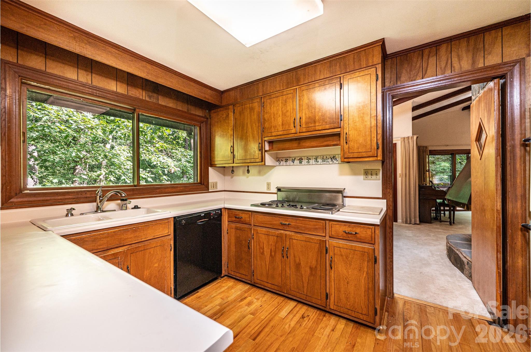 917 Cherokee Place SW — Lenoir