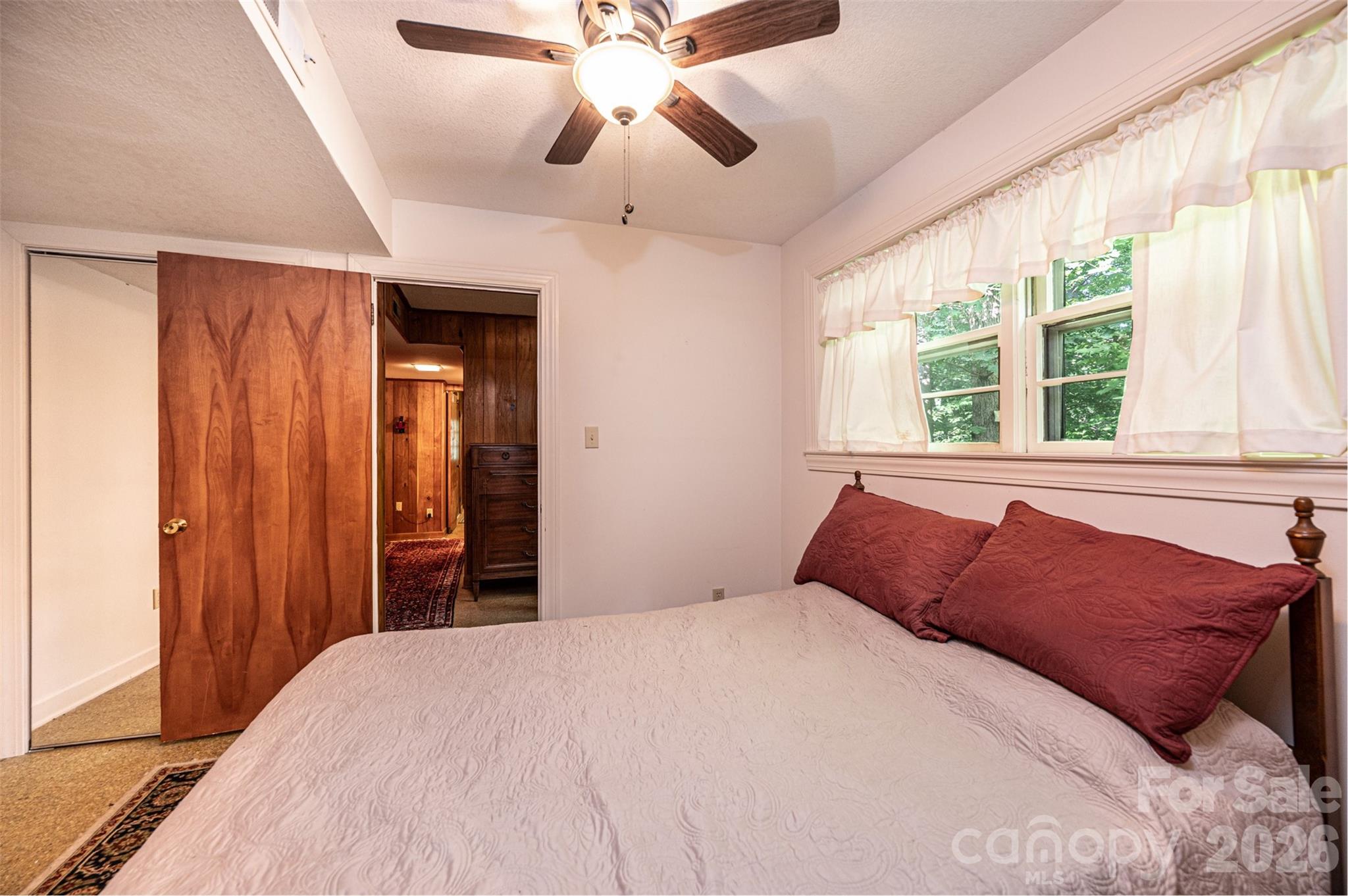 917 Cherokee Place SW — Lenoir