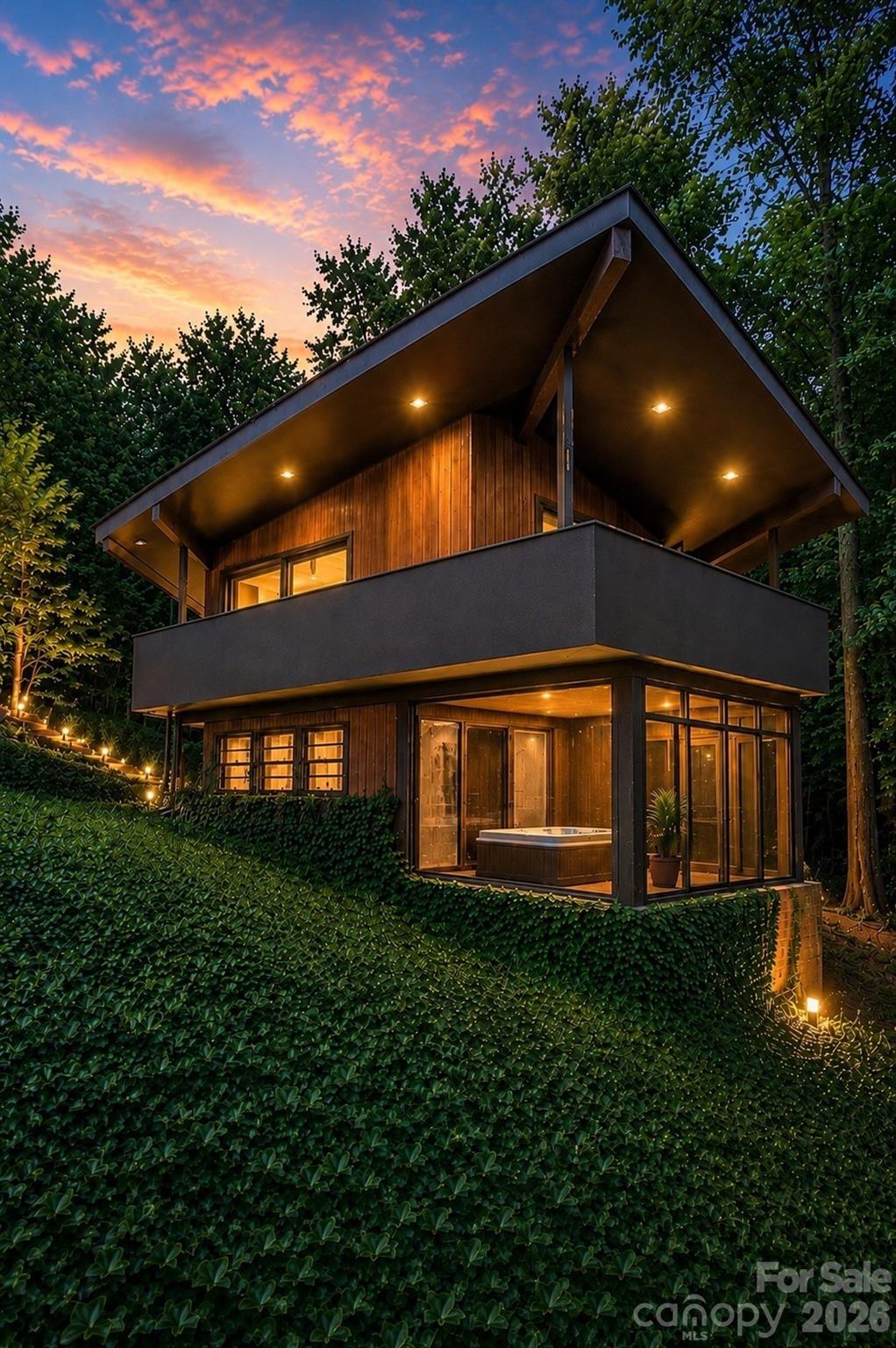 917 Cherokee Place SW — Lenoir