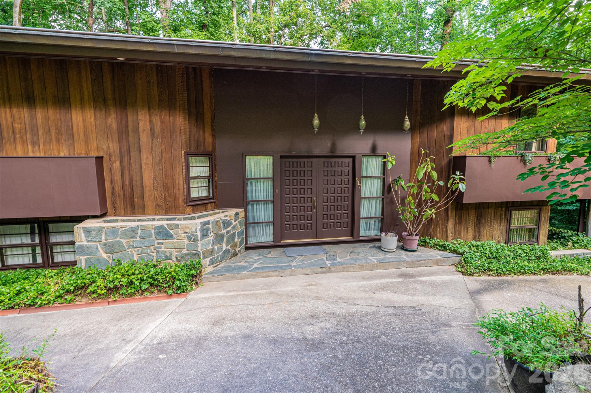 917 Cherokee Place SW — Lenoir