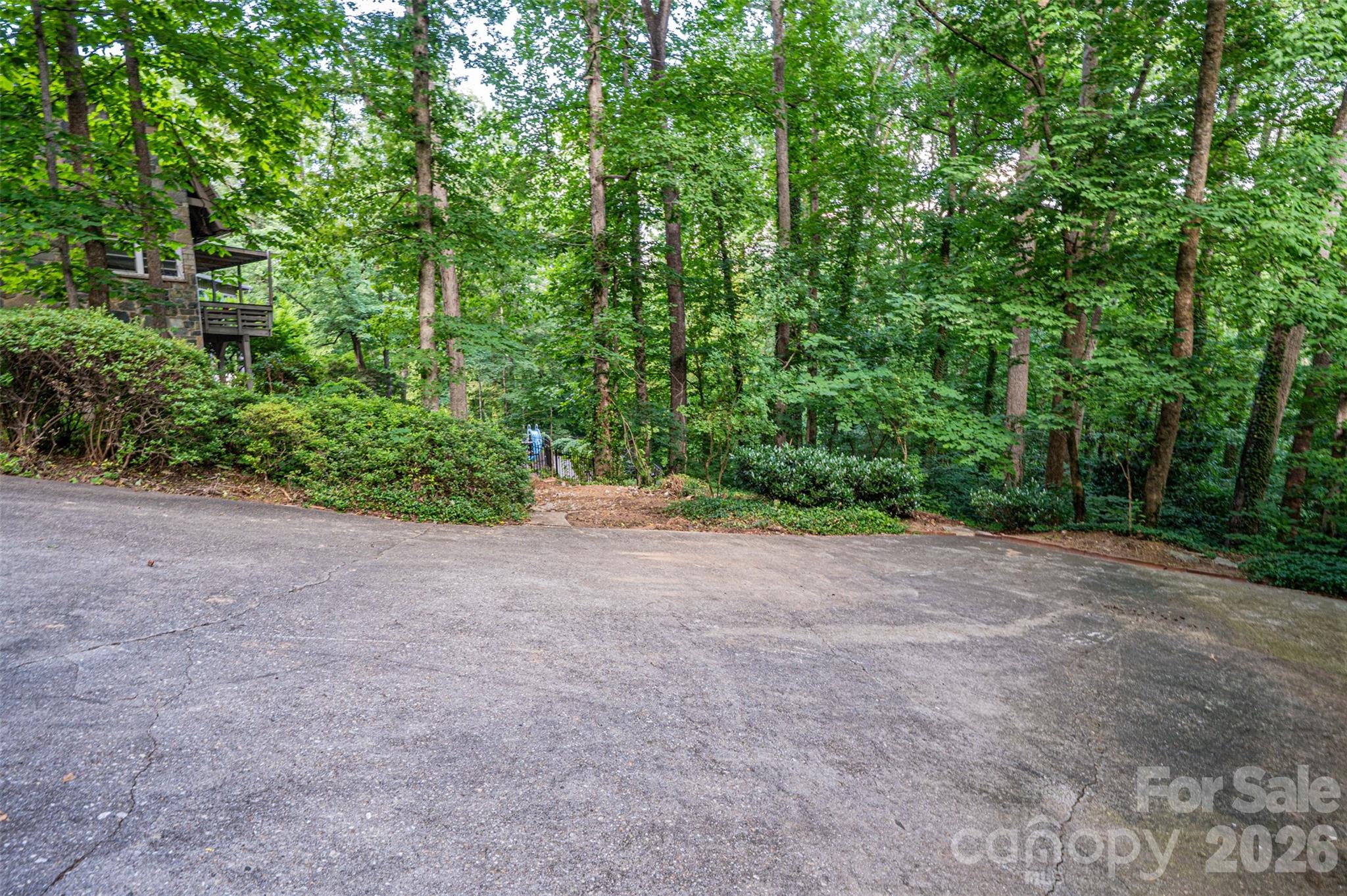 917 Cherokee Place SW — Lenoir