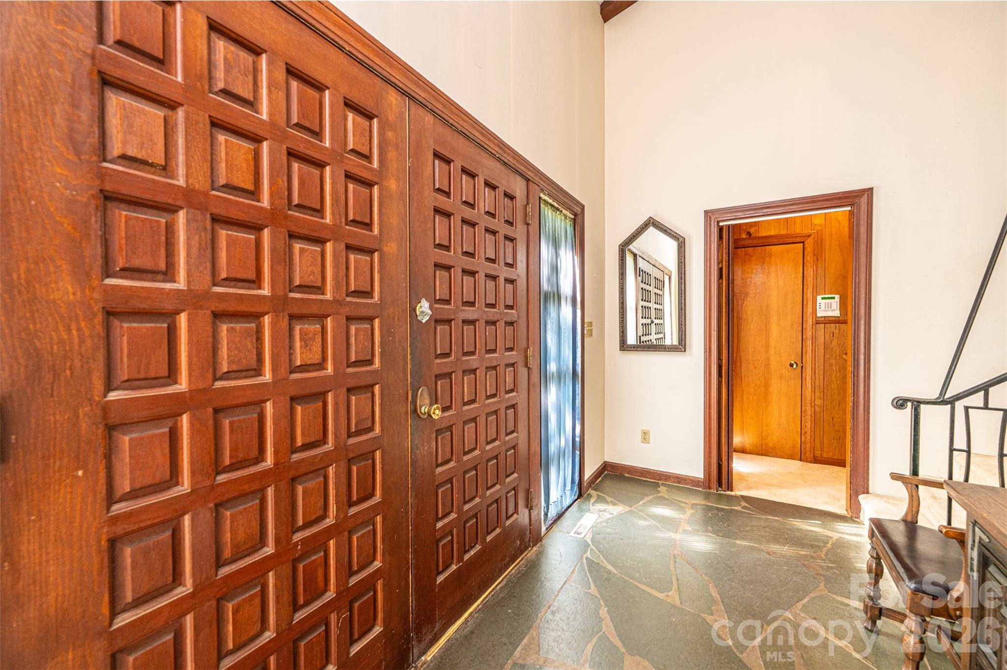 917 Cherokee Place SW — Lenoir
