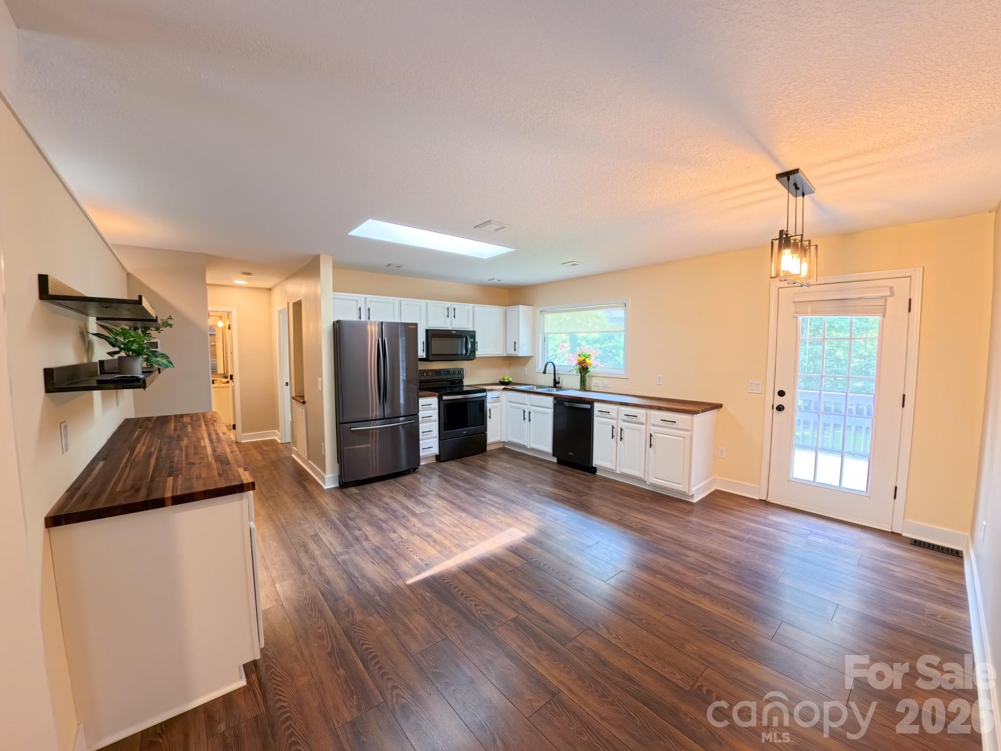 101 Tail Feather Lane — Candler