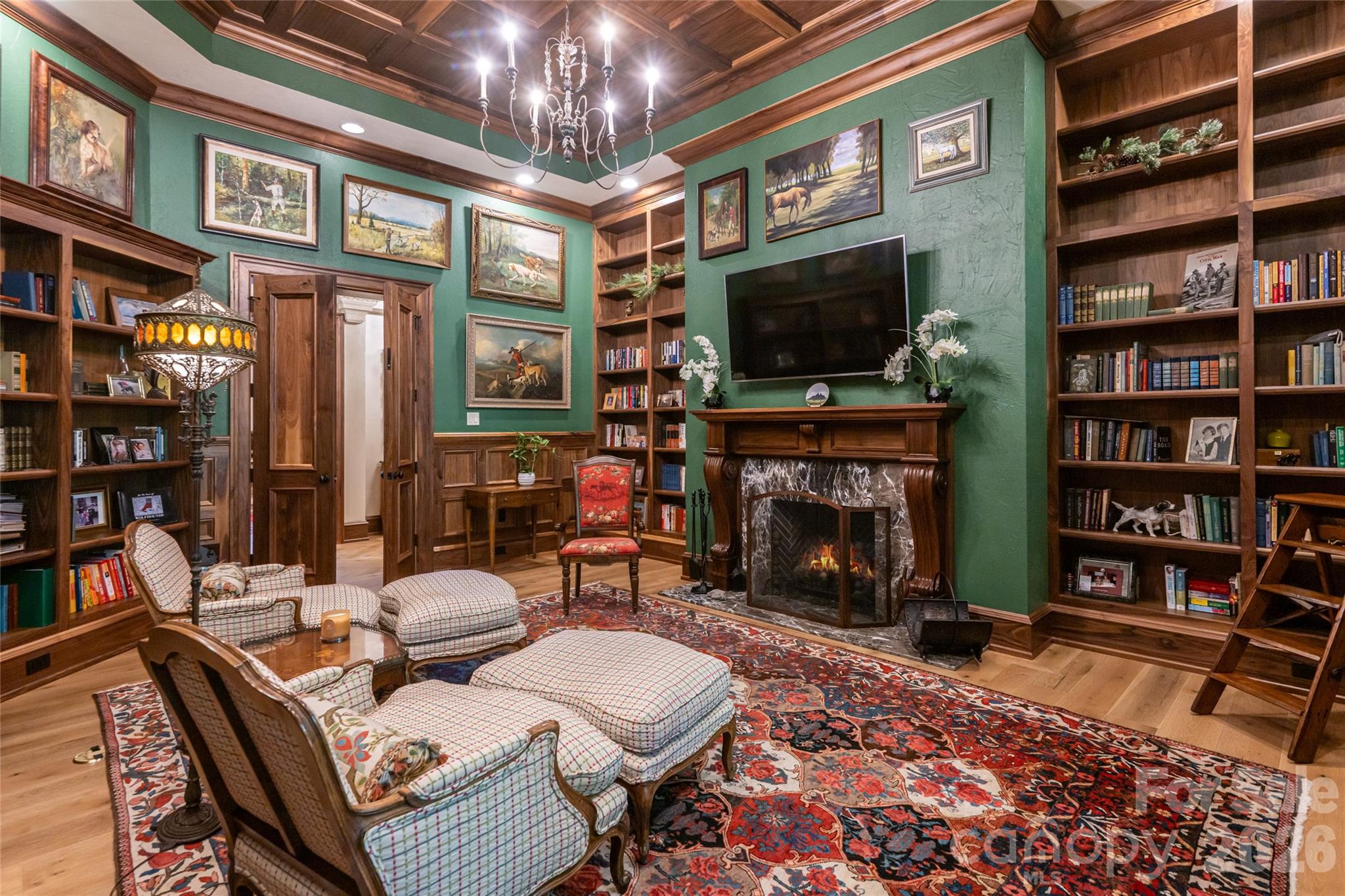 405 Ramble Way — Asheville