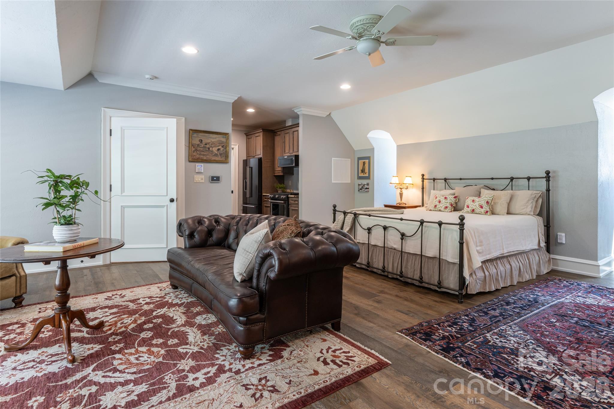 405 Ramble Way — Asheville