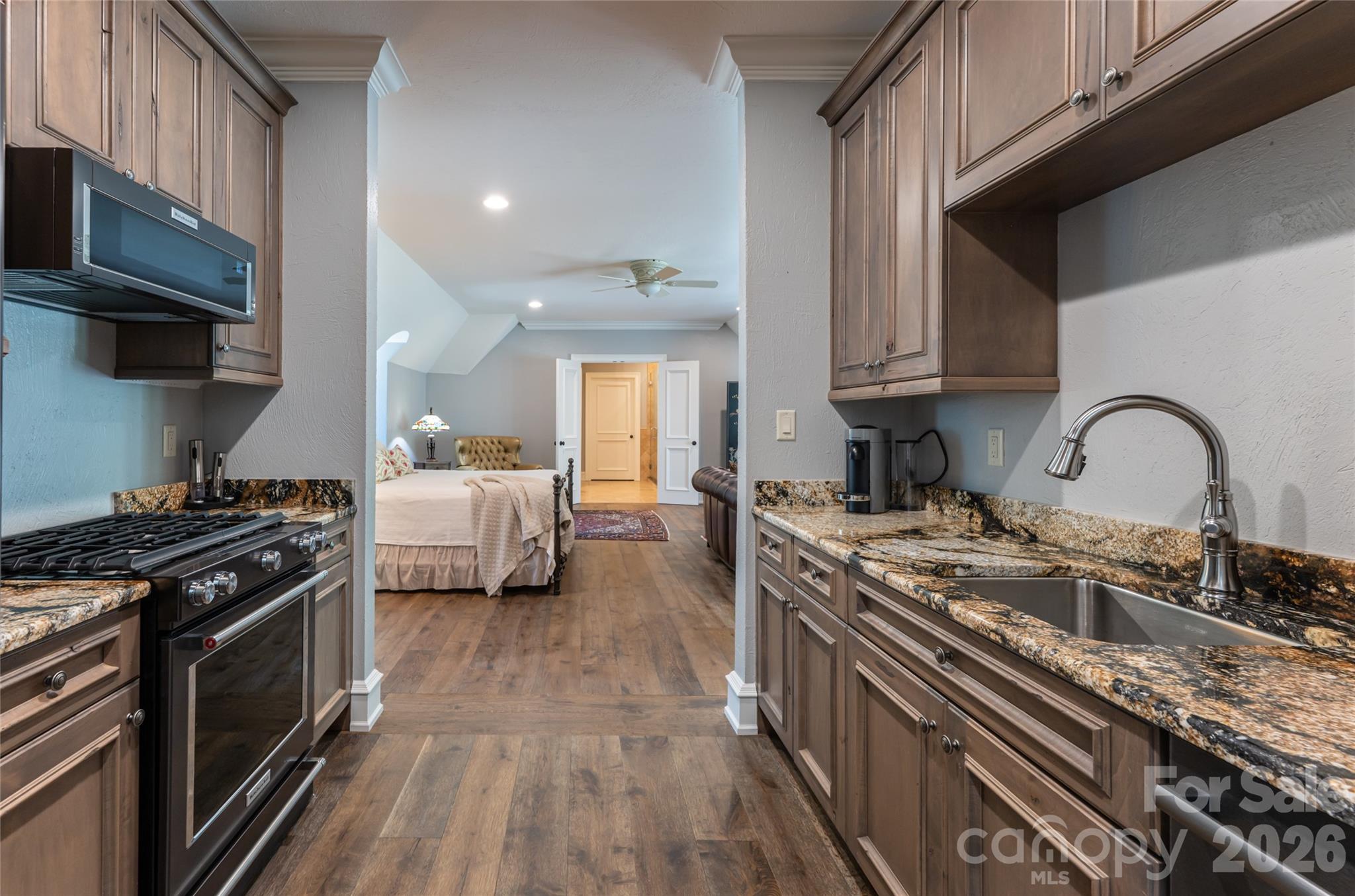 405 Ramble Way — Asheville