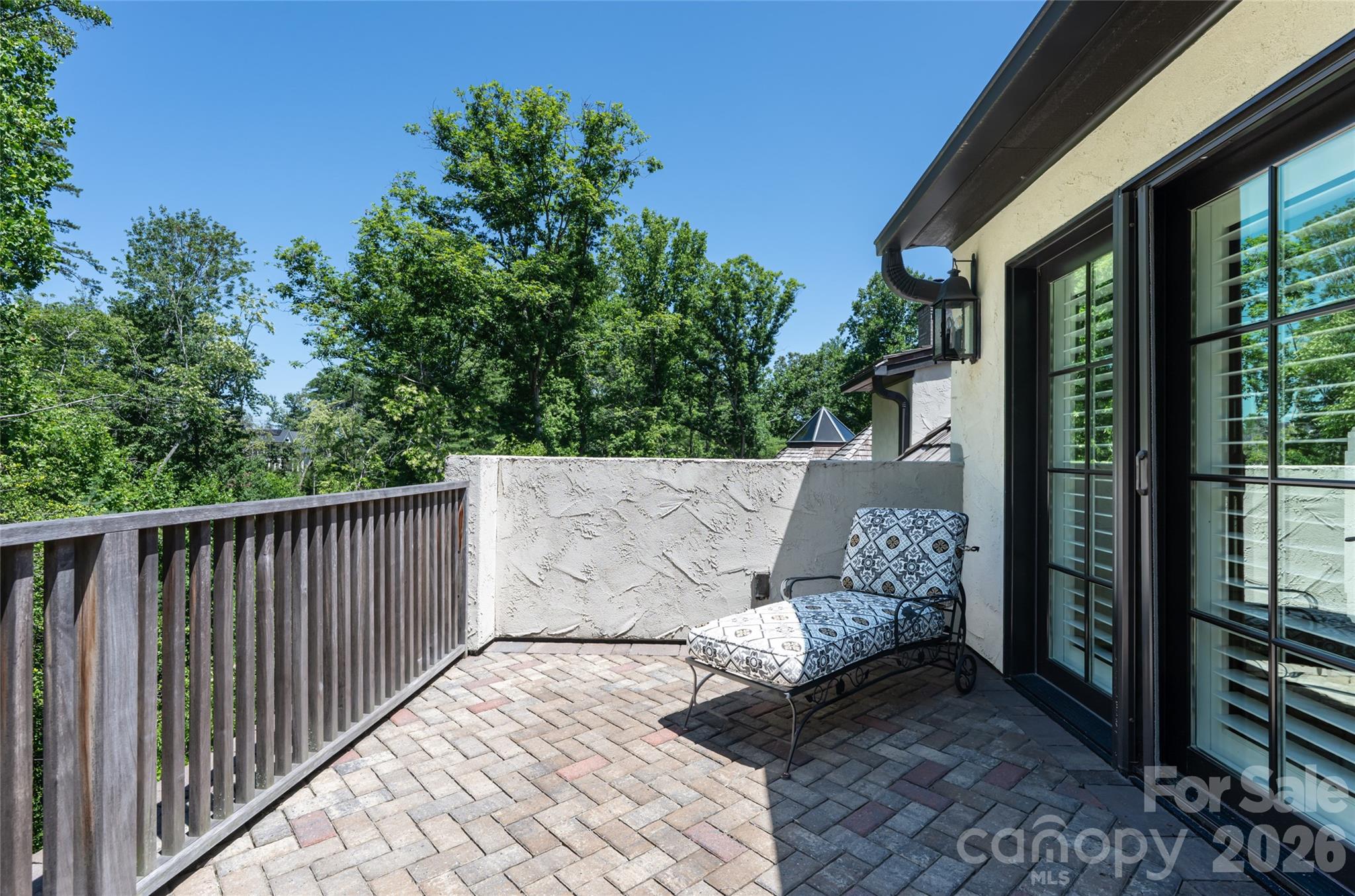 405 Ramble Way — Asheville