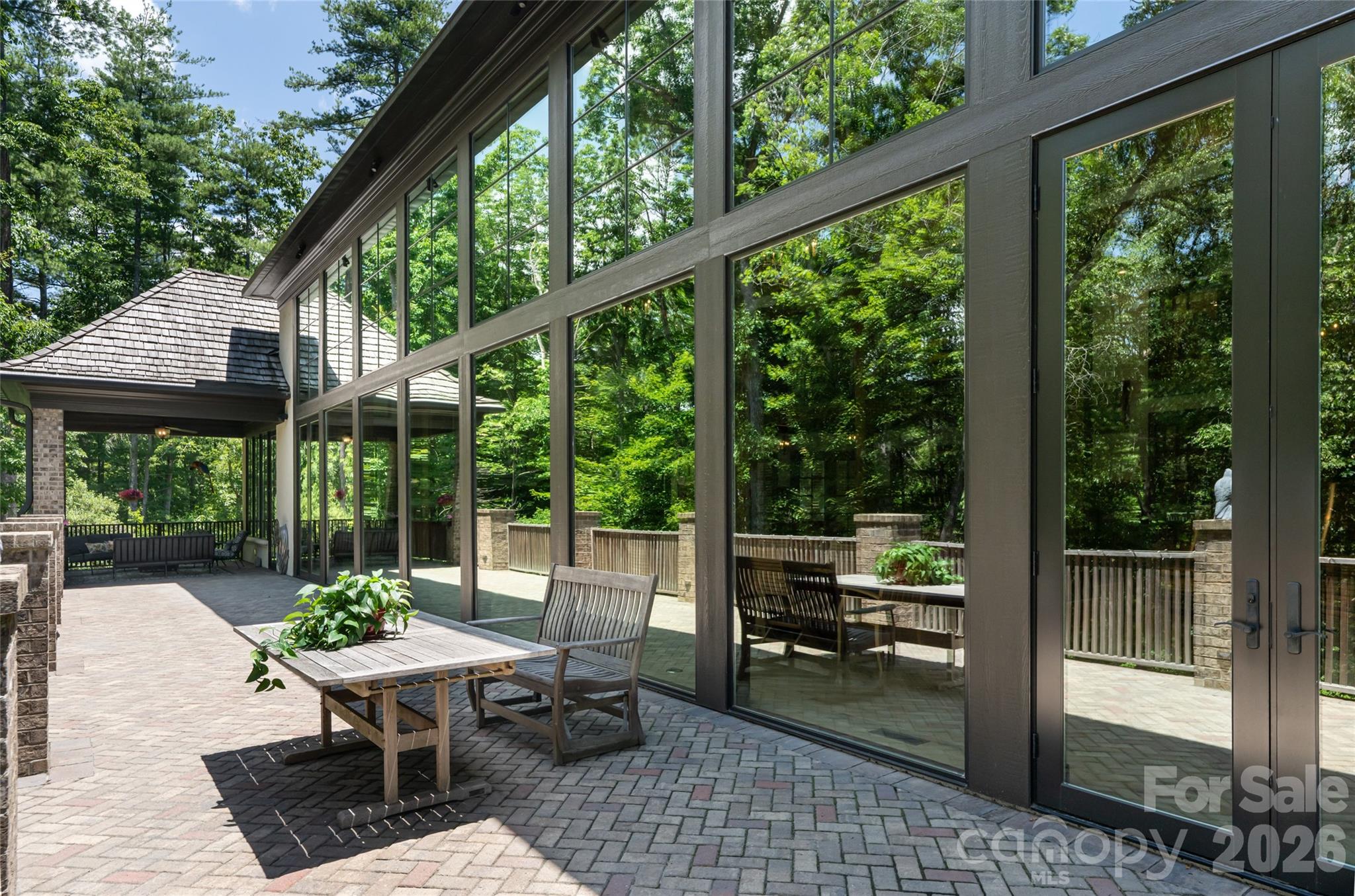 405 Ramble Way — Asheville