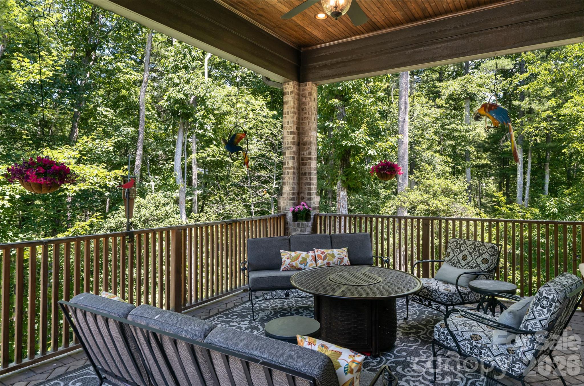 405 Ramble Way — Asheville